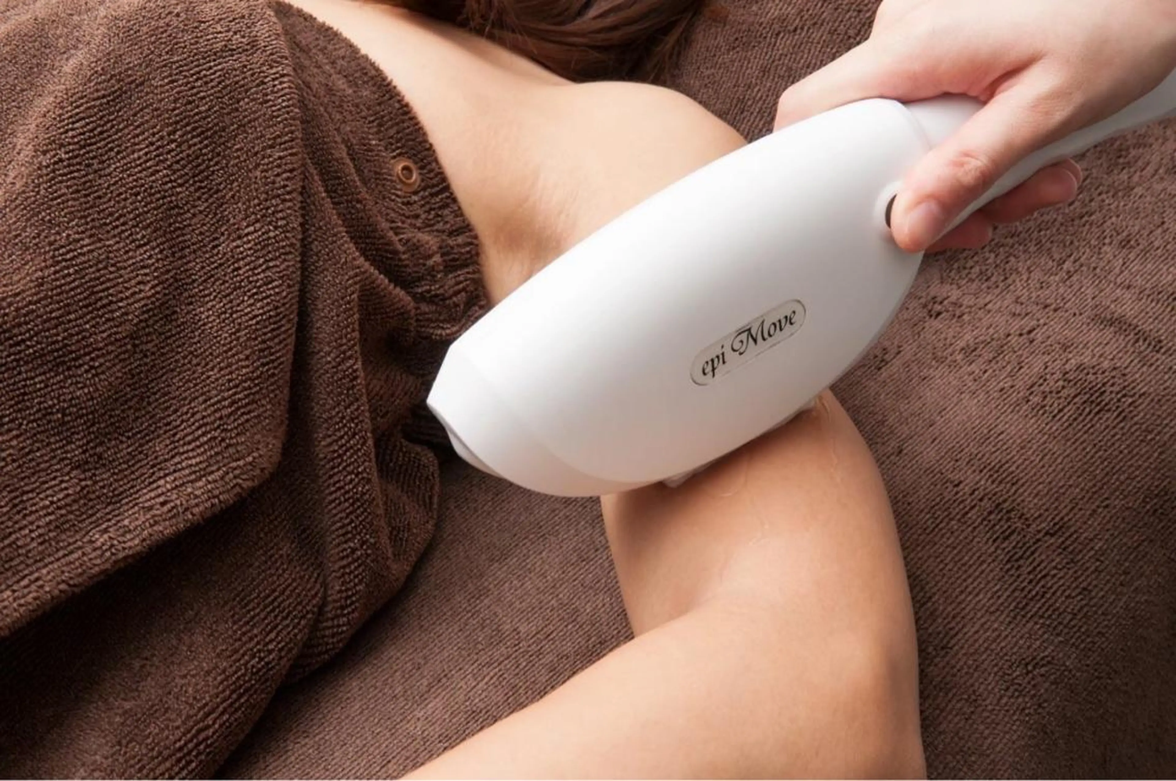 最新の高速脱毛機です最速で脱毛が完了します！全く痛くないのでキッズもメンズも人気です😊VIO.顔除くの写真