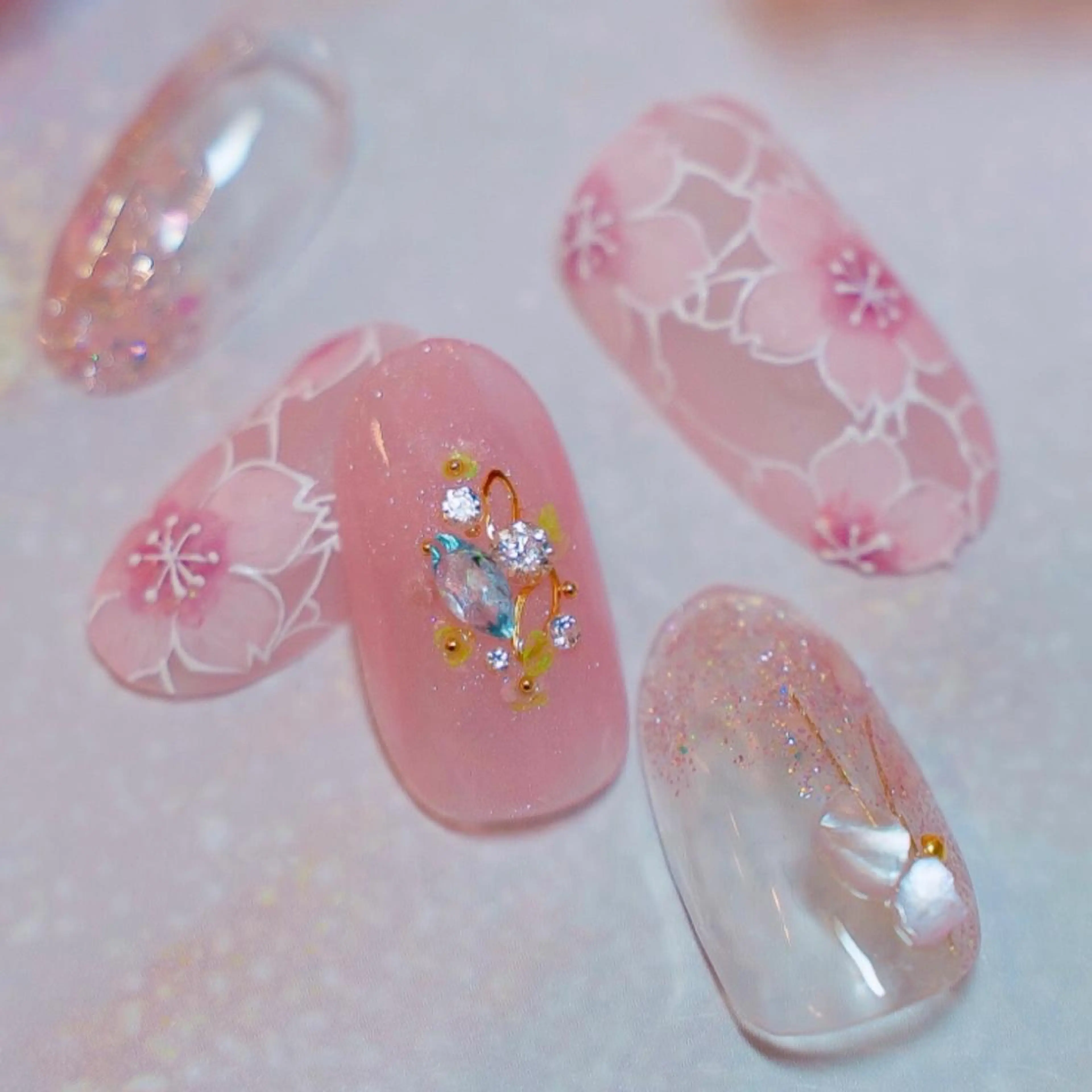 ネイル f'bloom  L’ecrinのネイルデザイン