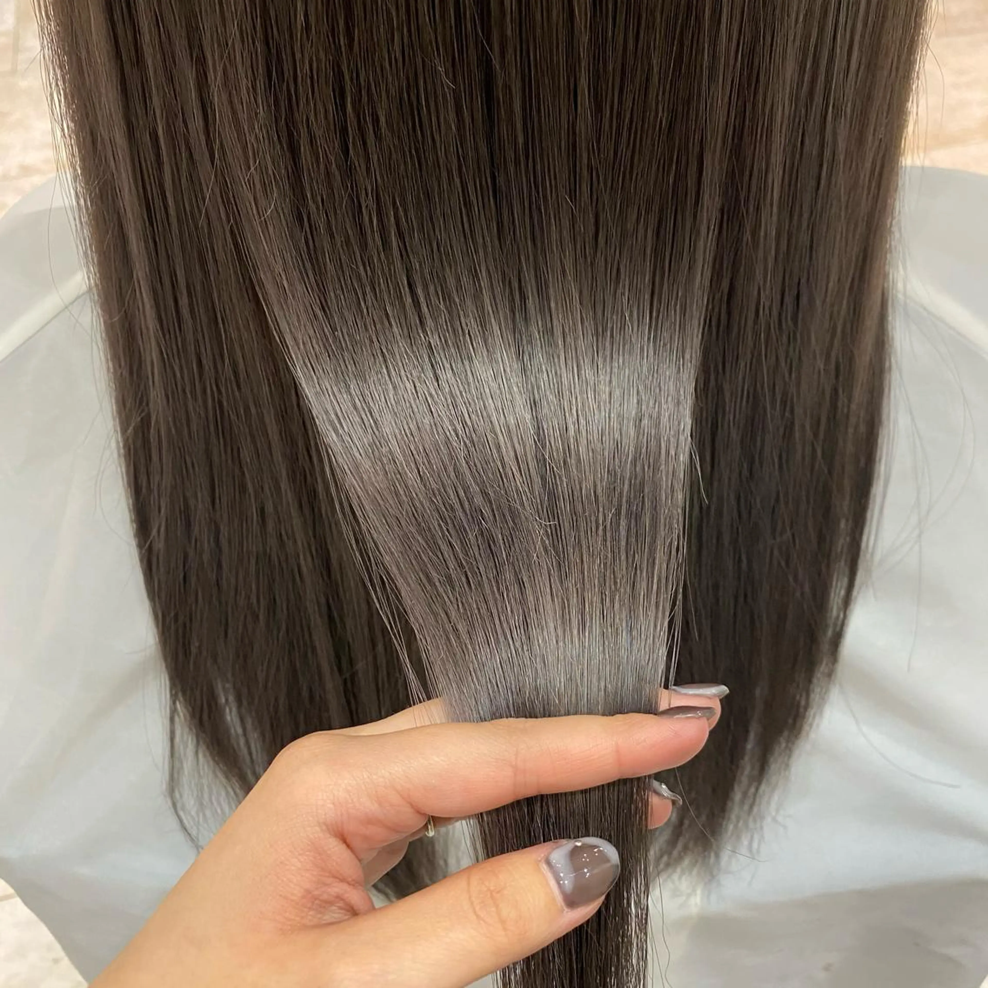 ロング カラー ヘアカラー トリートメント 🫧透け感⋆艶髪💎 山口アヤカのヘアスタイル