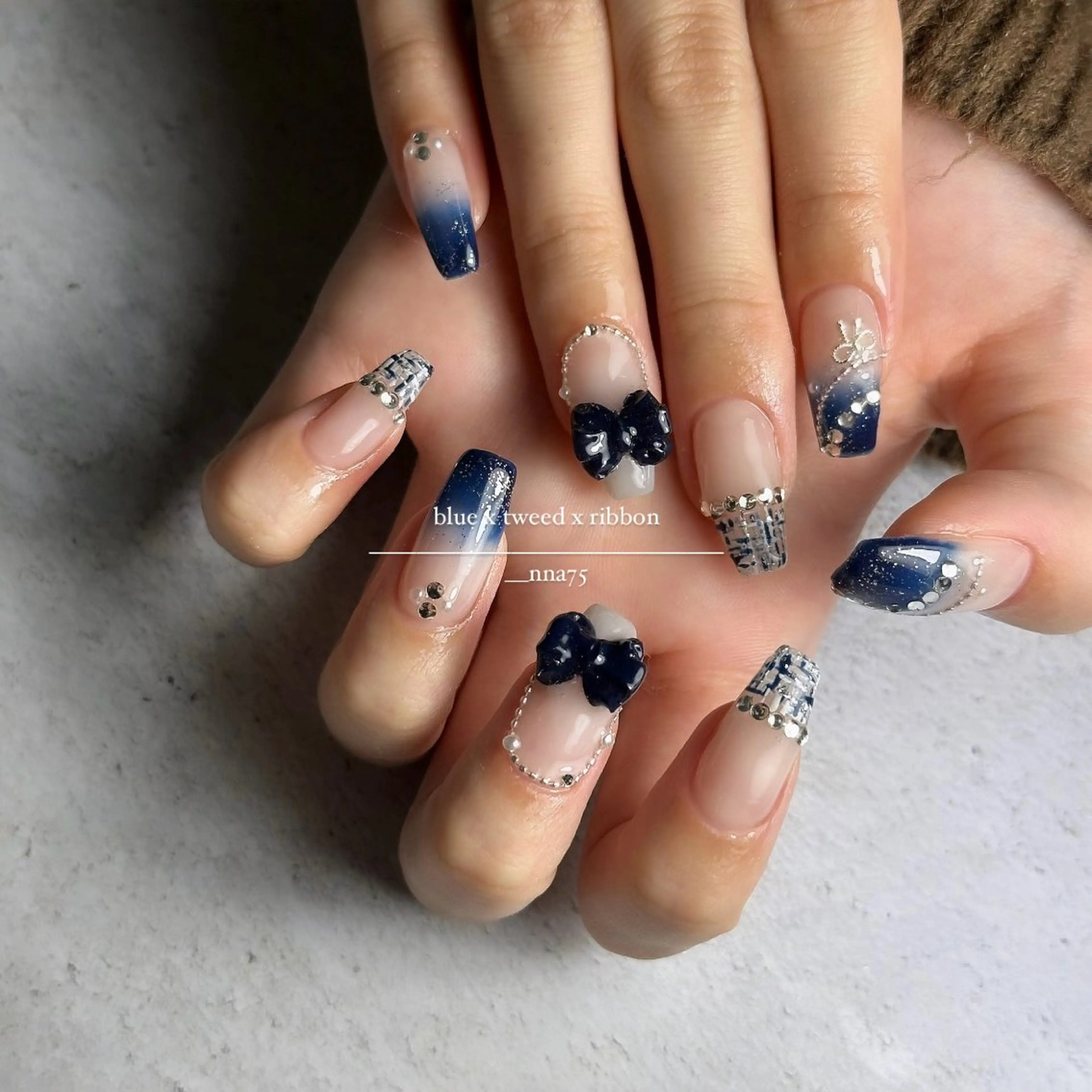 ネイル ブルー リボン ハンドネイル ハンドケア germer. annaのネイルデザイン