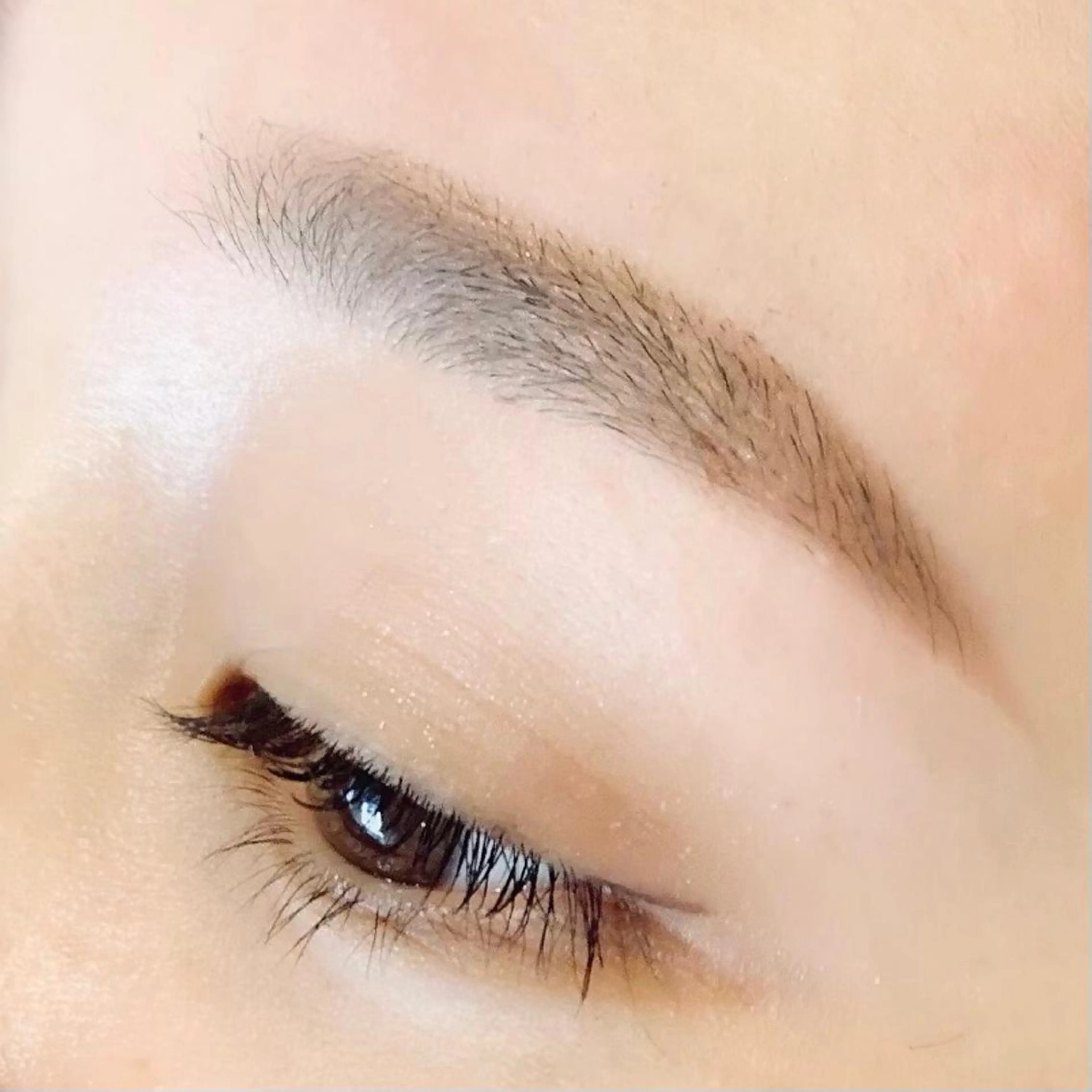 アイブロウ ビューステージ アイブロウイストの眉毛・アイブロウイメージ