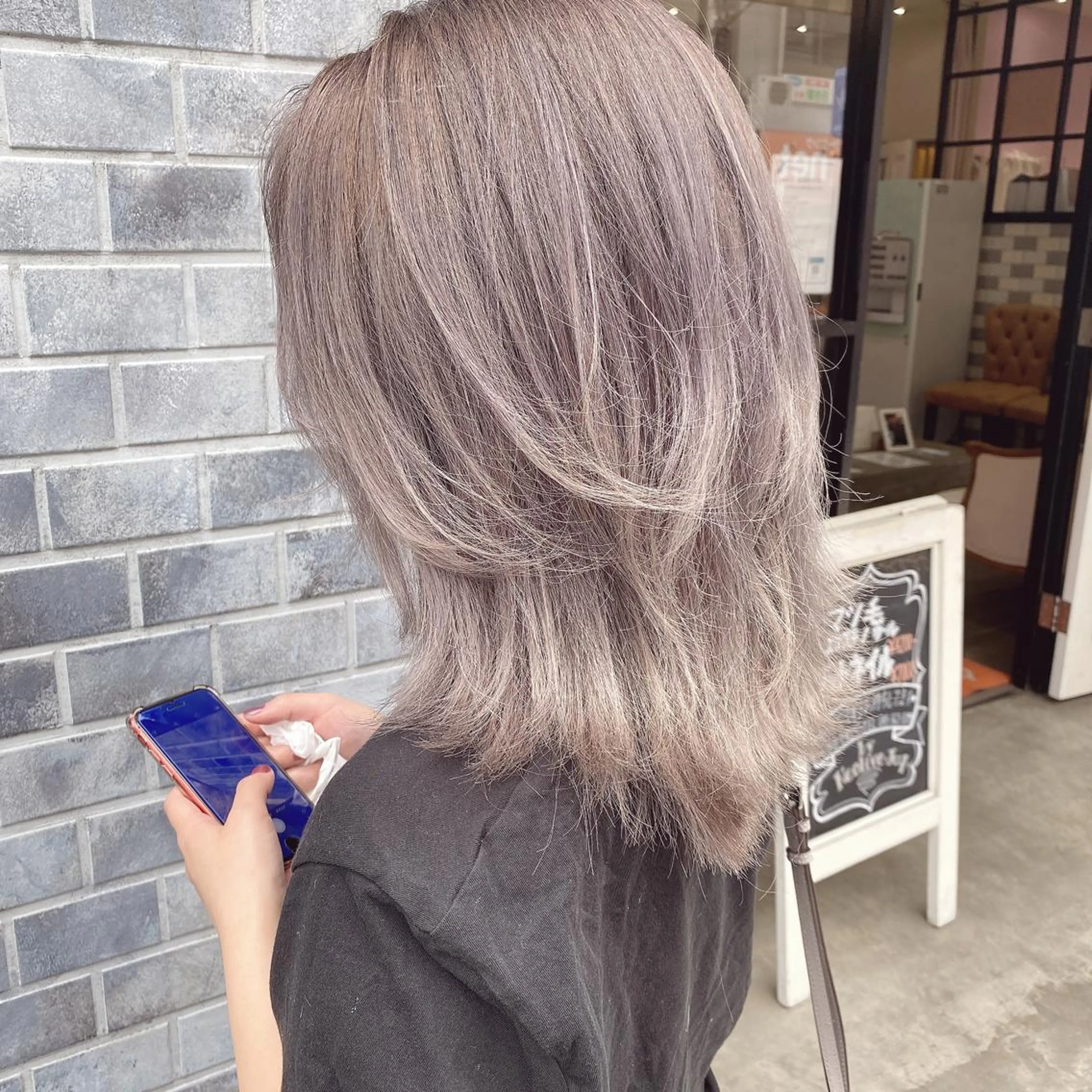 セミロング カラー ブリーチ ラベンダーカラー ✳︎SERA✳︎ 平日のみご案内のマツエク・マツパデザイン