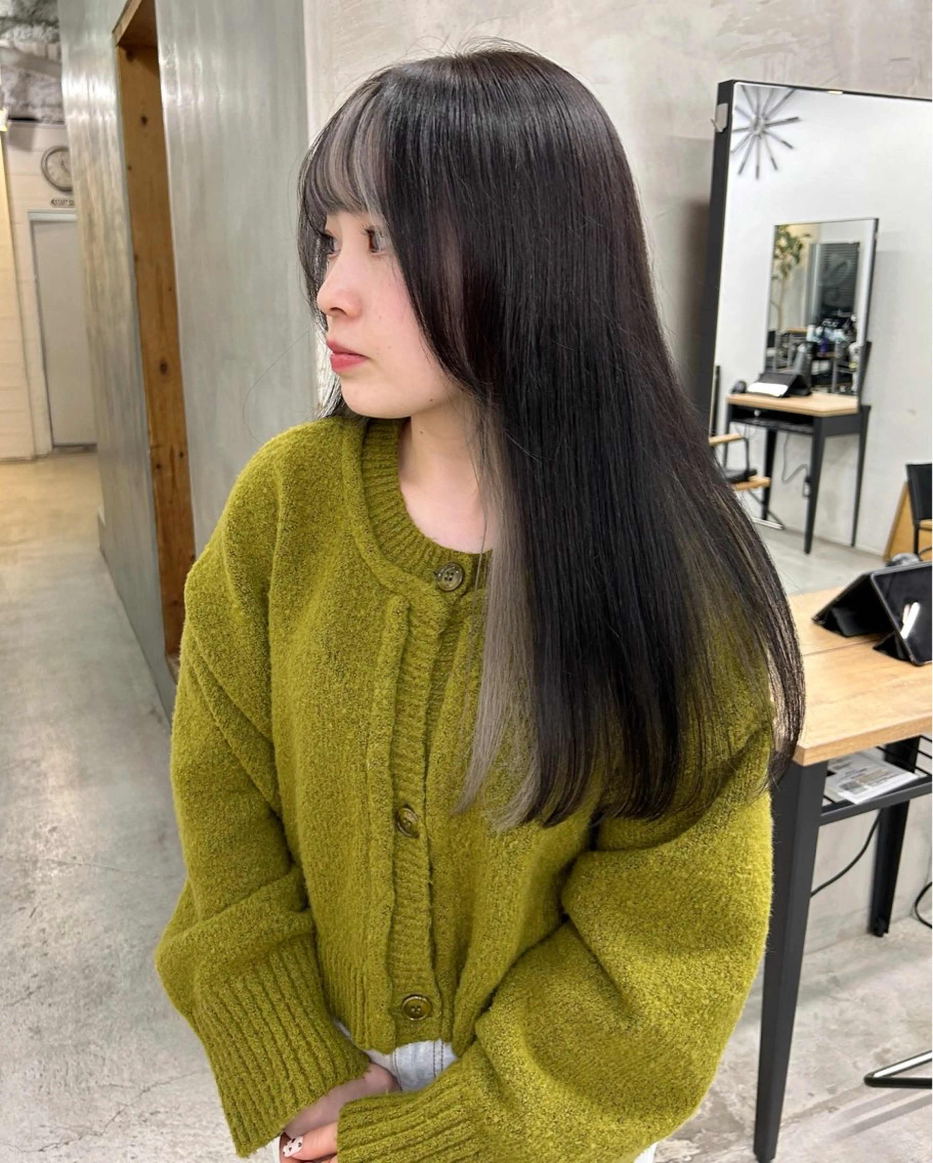 ロング カラー ヘアカラー 🫐寒色系カラー 🫐ヤマナカリリカのヘアスタイル