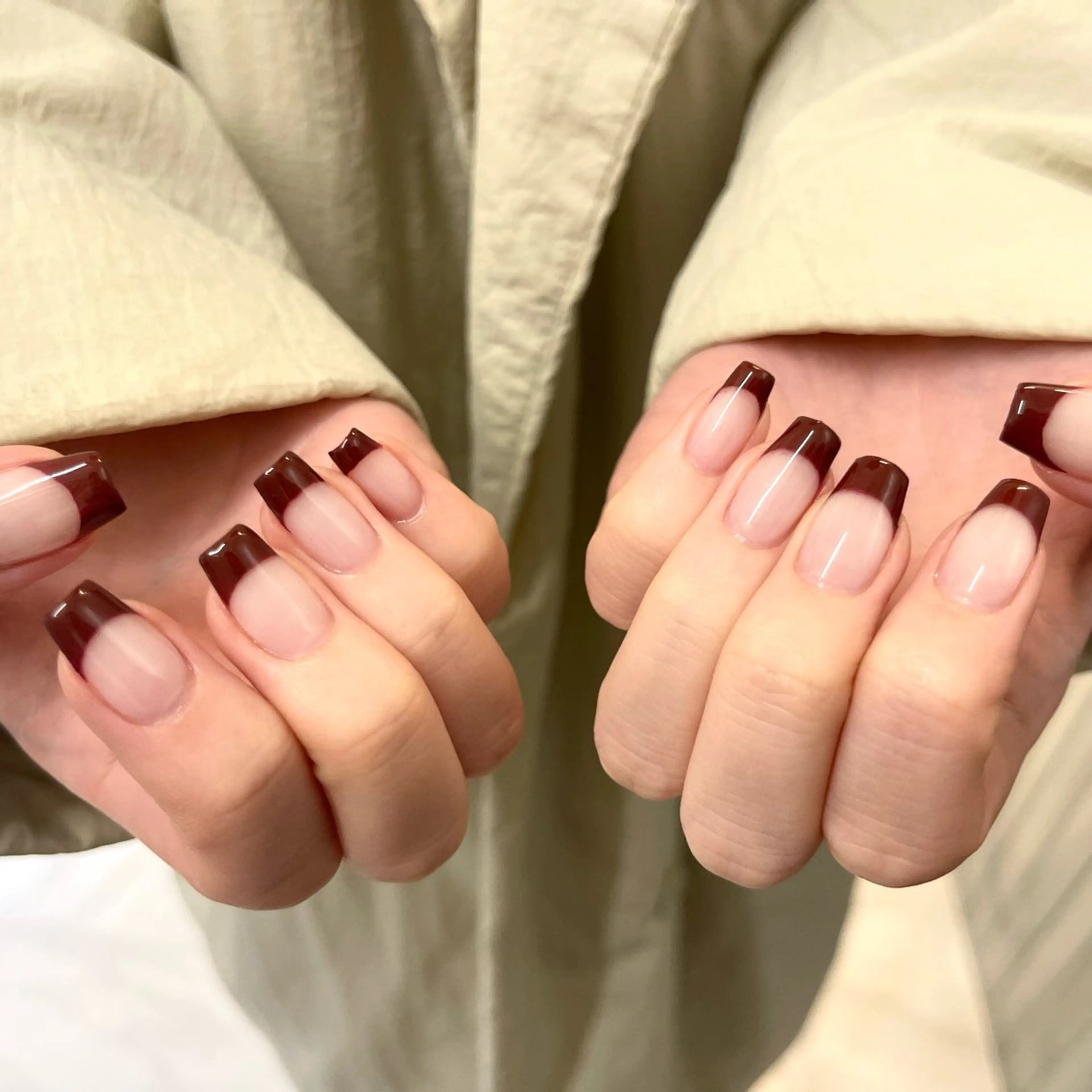 ネイル ボルドー フレンチネイル ハンドネイル 🧁fein. nana🩵のネイルデザイン