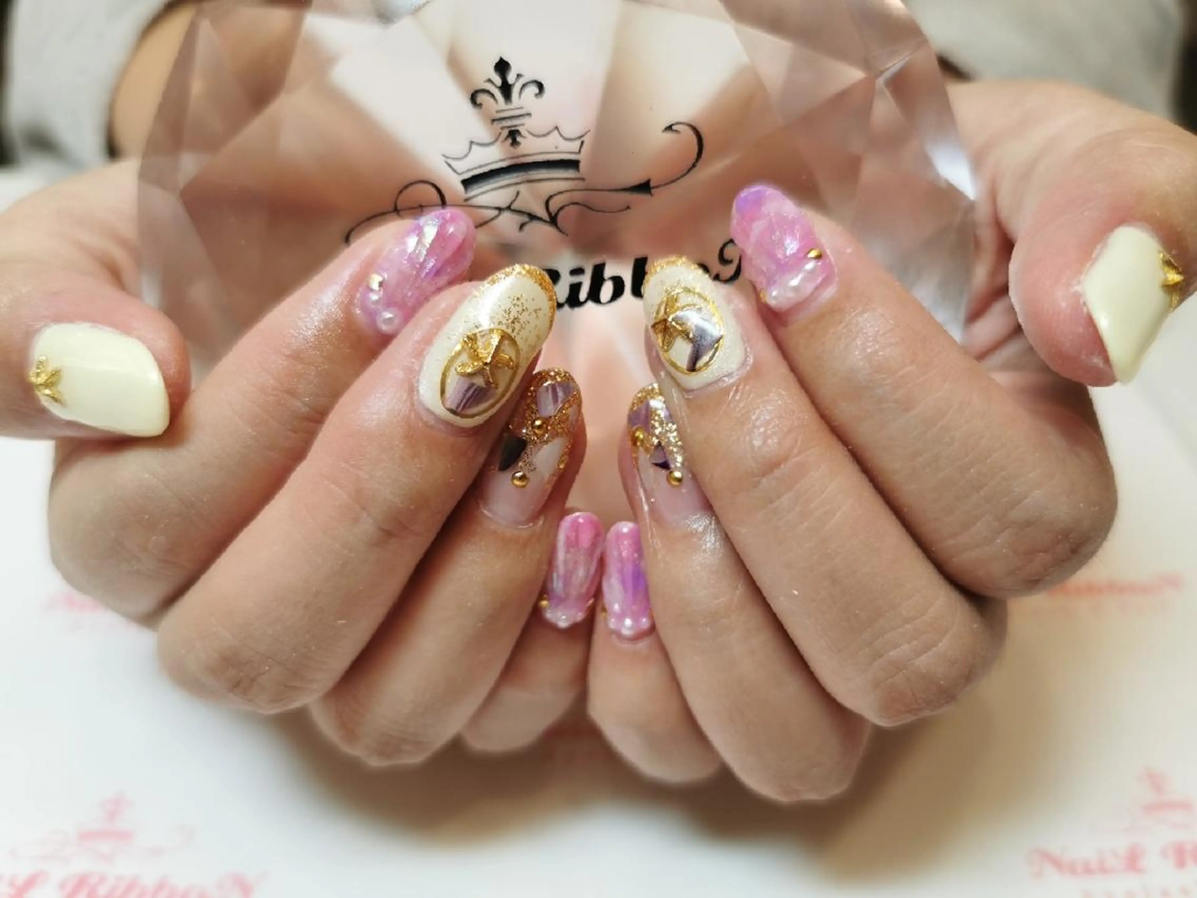 ネイル ネイルリボン 受付スタッフのネイルデザイン