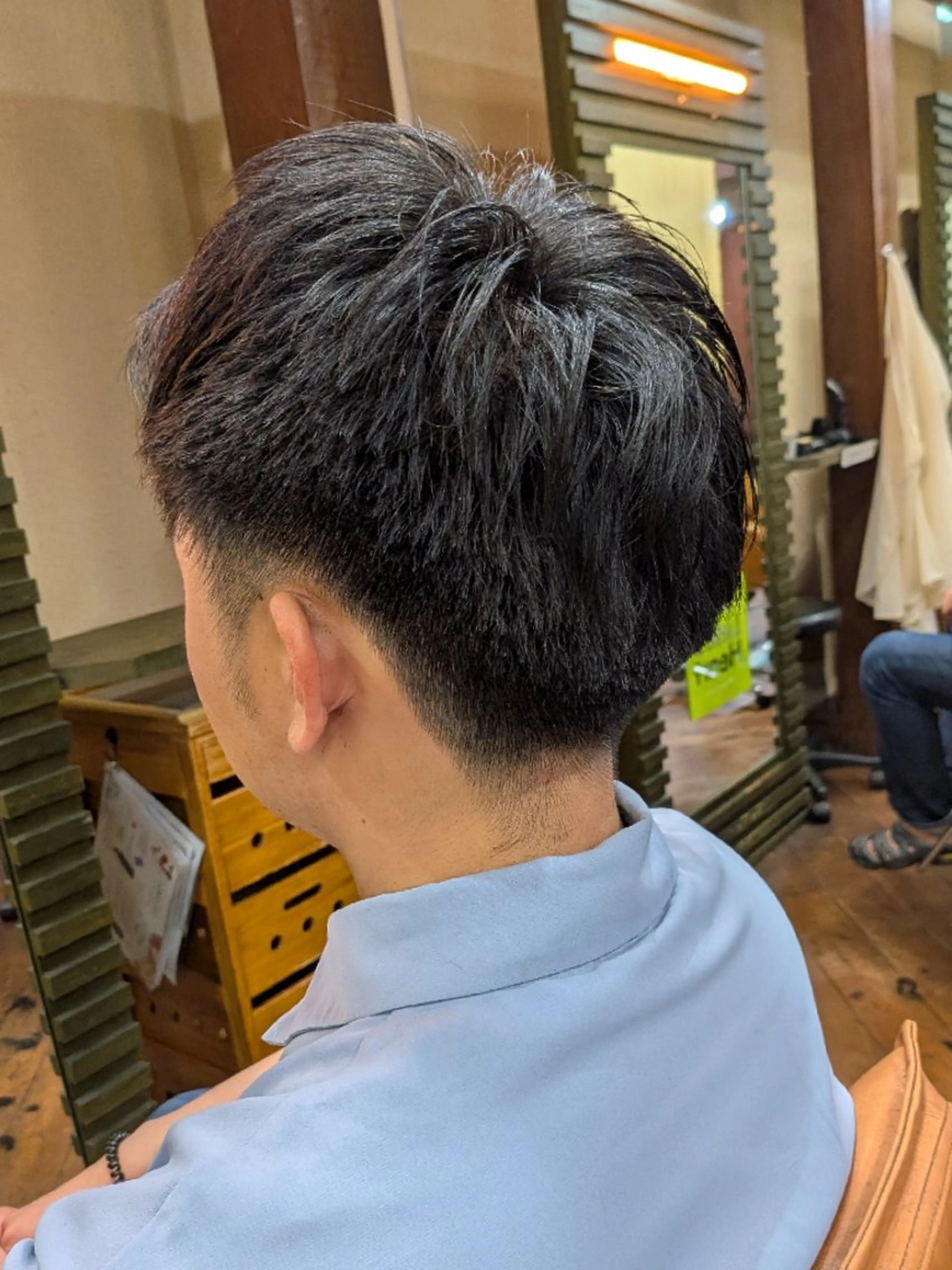 ショート メンズ 刈り上げ カット 本田 圭輔のヘアスタイル