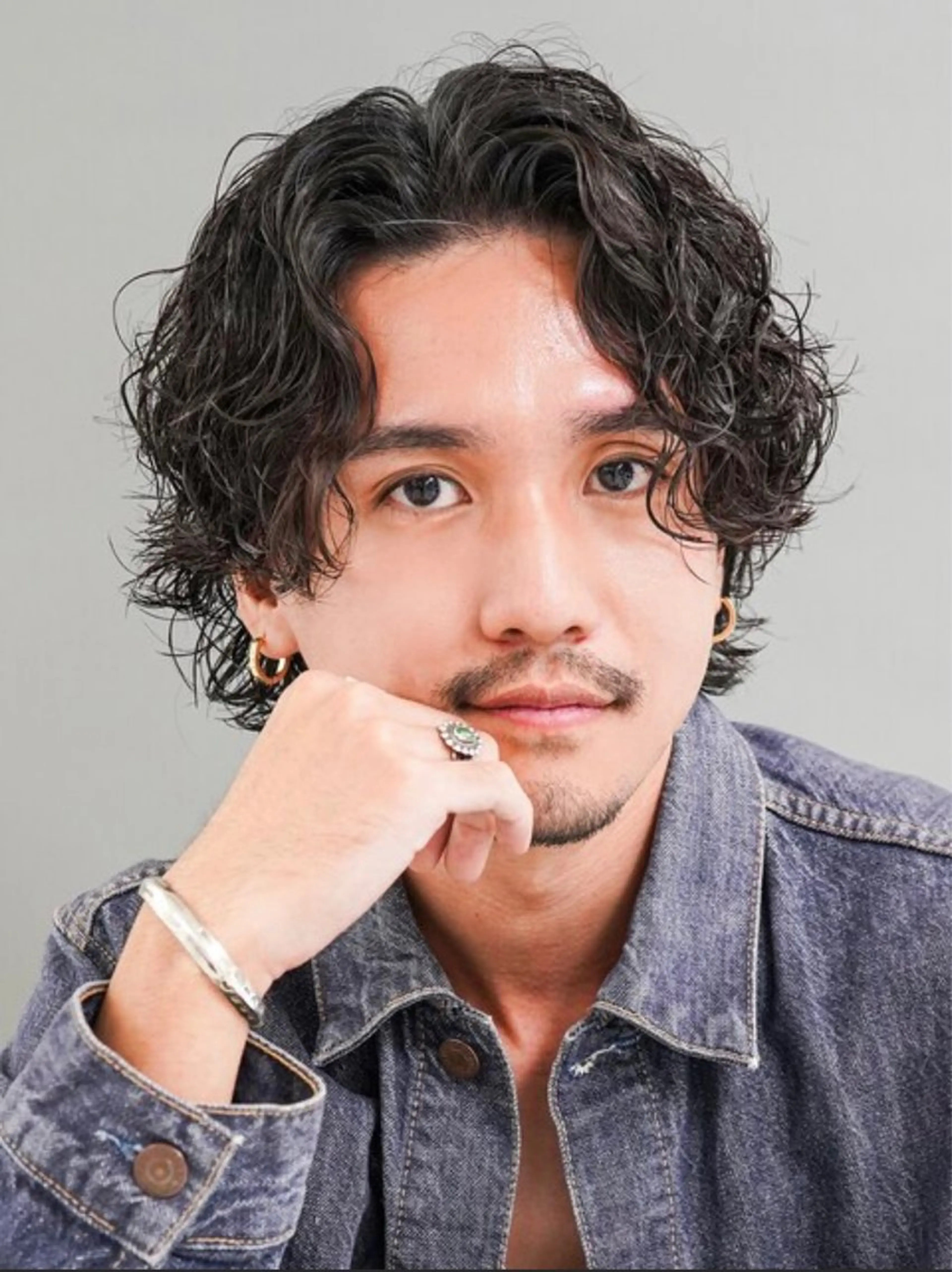 ミディアム ミディアムパーマ カット パーマ トリートメント ヘアセット 蛯原 興輝のヘアスタイル