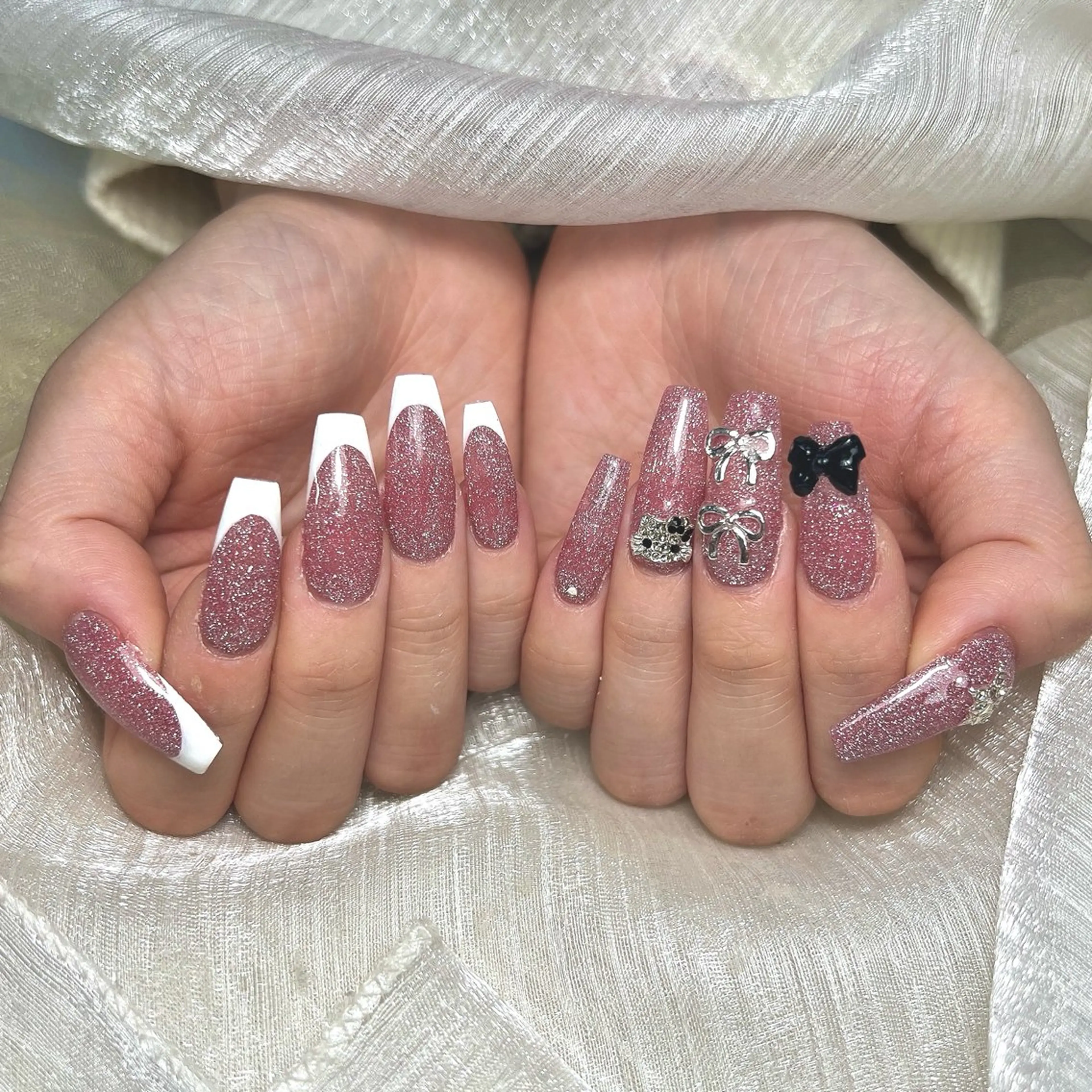 ネイル フレンチネイル ガーリー キラキラネイル ラメ(グリッター) ピンク ハンドネイル Umi nail& eyelash ゆみのネイルデザイン