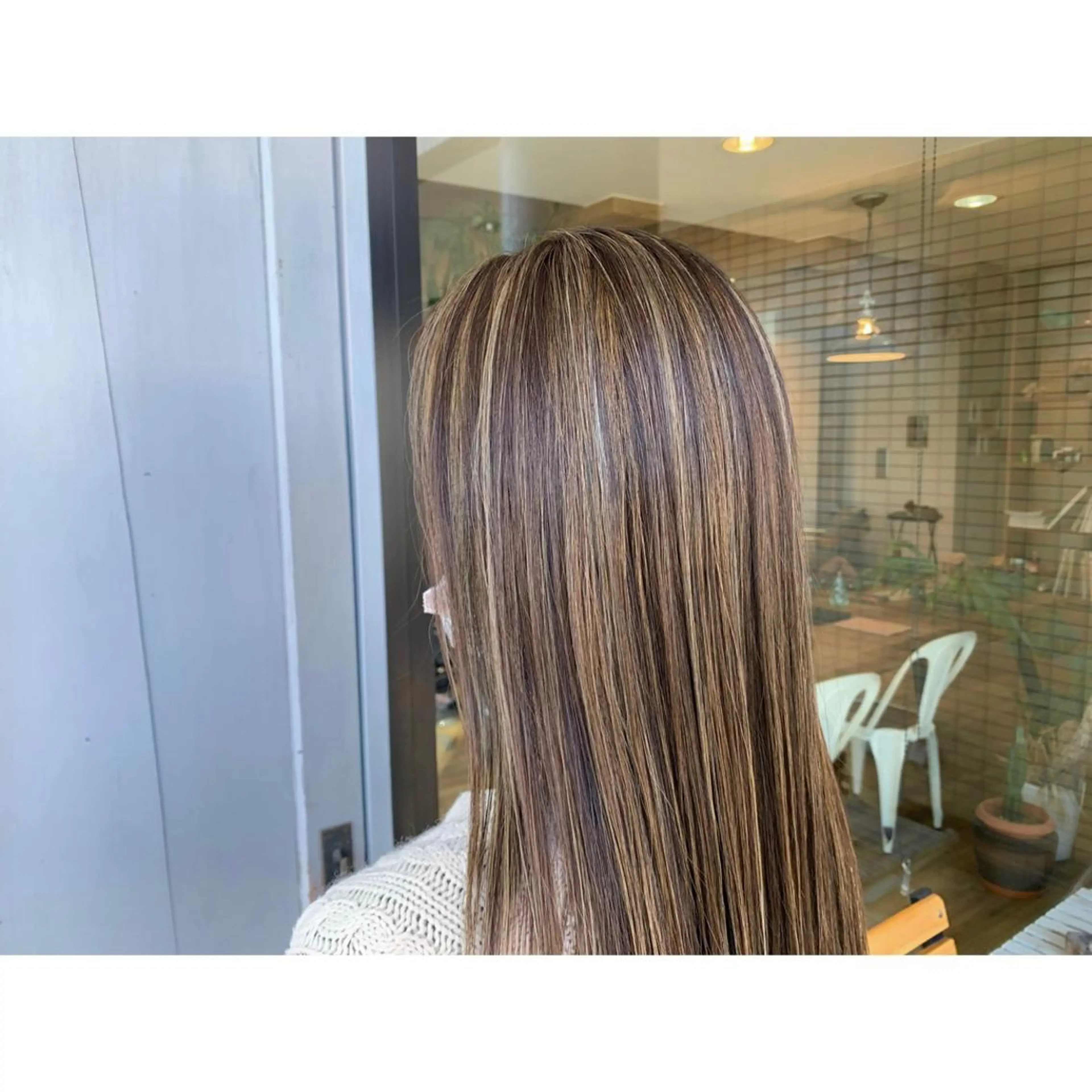 ロング カラー アッシュ ベージュカラー ヘアカラー トリートメント ツキダテ ユイのヘアスタイル