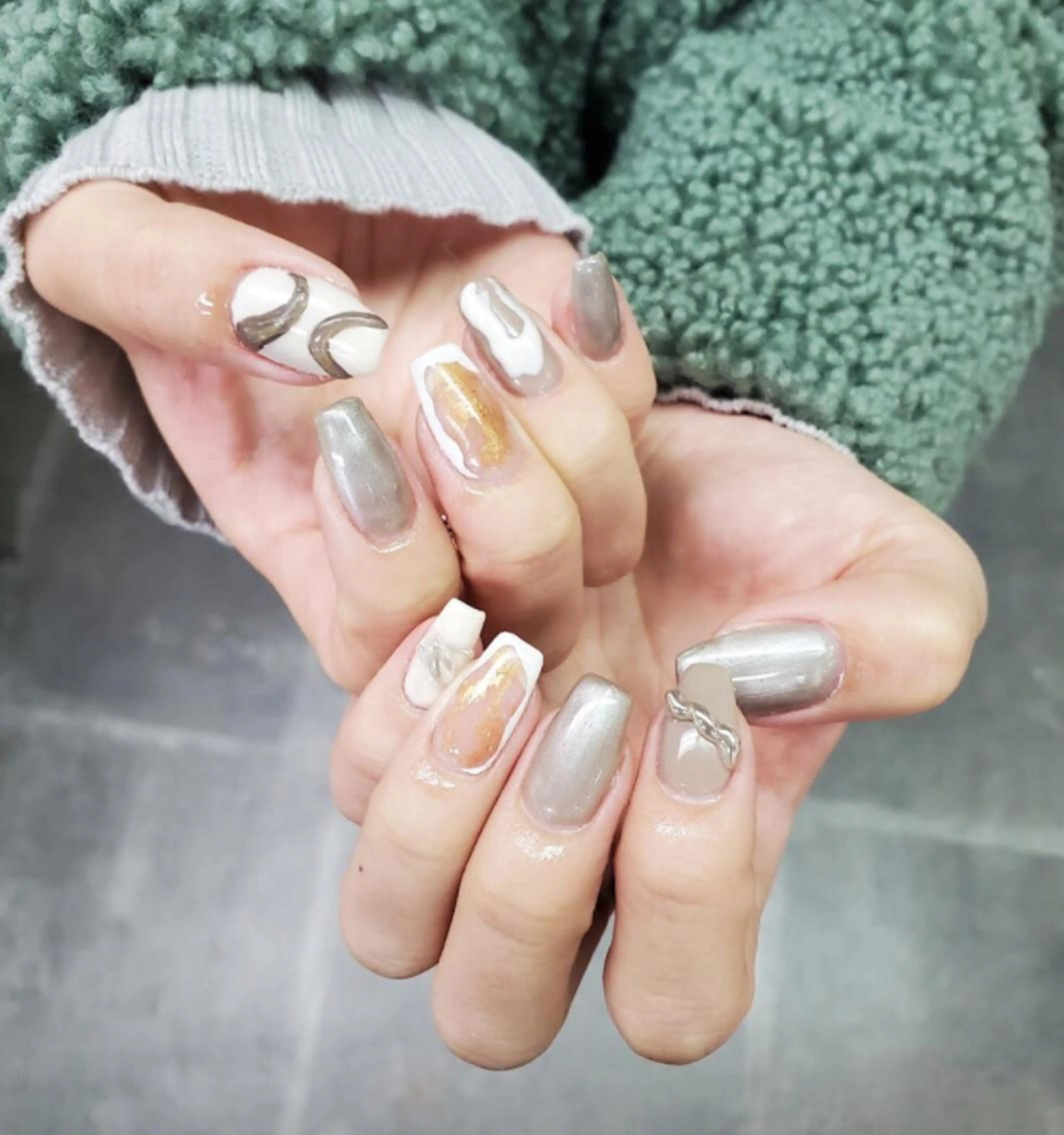 ネイル nailstudio eviz新宿店のネイルデザイン