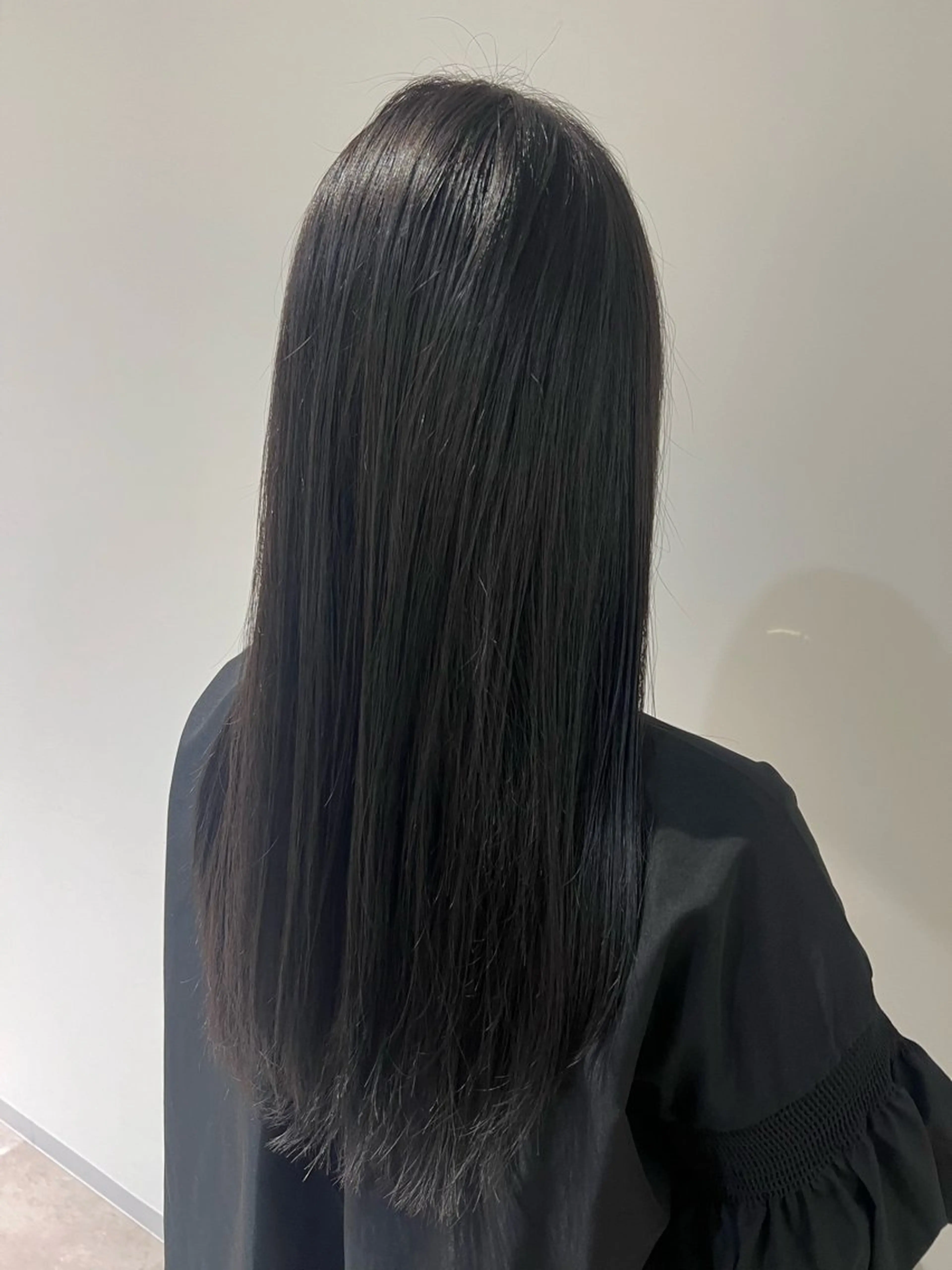 ロング カラー 透明感カラー カット 縮毛矯正 トリートメント 暗髪カラー🫐パーマ おくだりんかのヘアスタイル