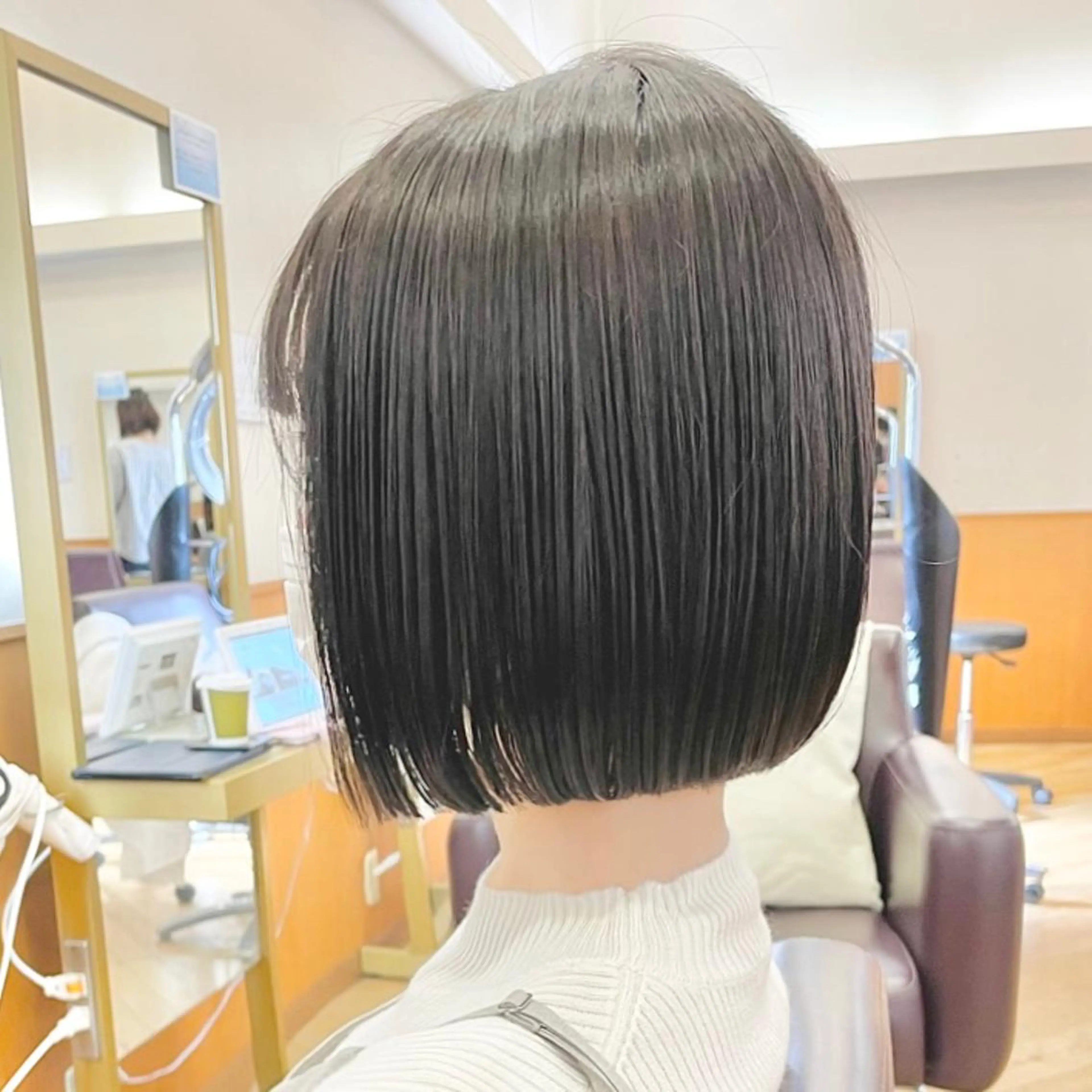 ショート カラー ヘアアレンジ キッズ 切りっぱなしボブ 前下がりボブ ワンレンボブ 黒髪 ブルーカラー カット ヘアカラー トリートメント さわ きょうすけ/ ボブ髪質改善ショートのヘアスタイル