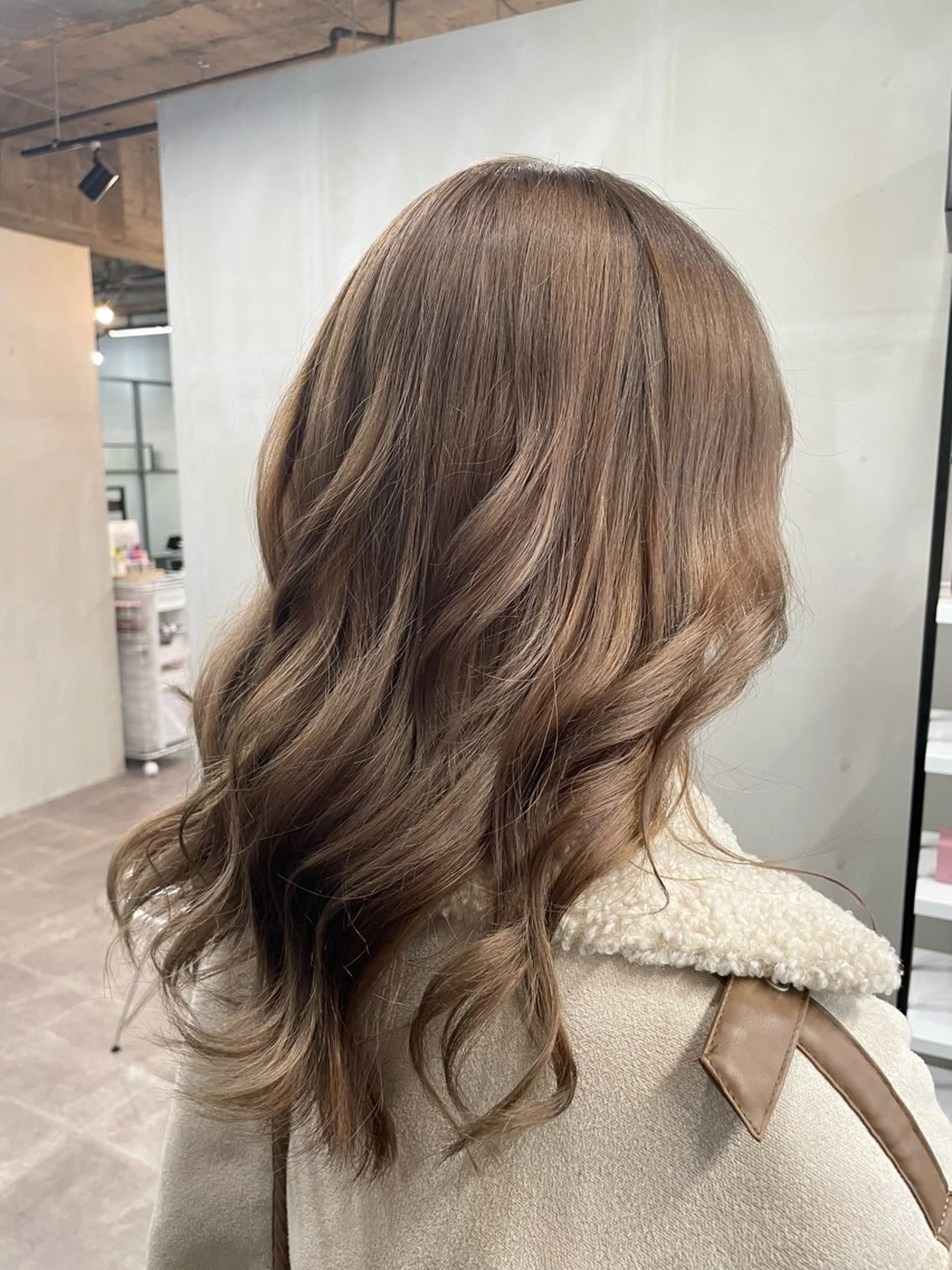 セミロング カラー ブリーチ ケアブリーチ ALLEN hair /まなのヘアスタイル