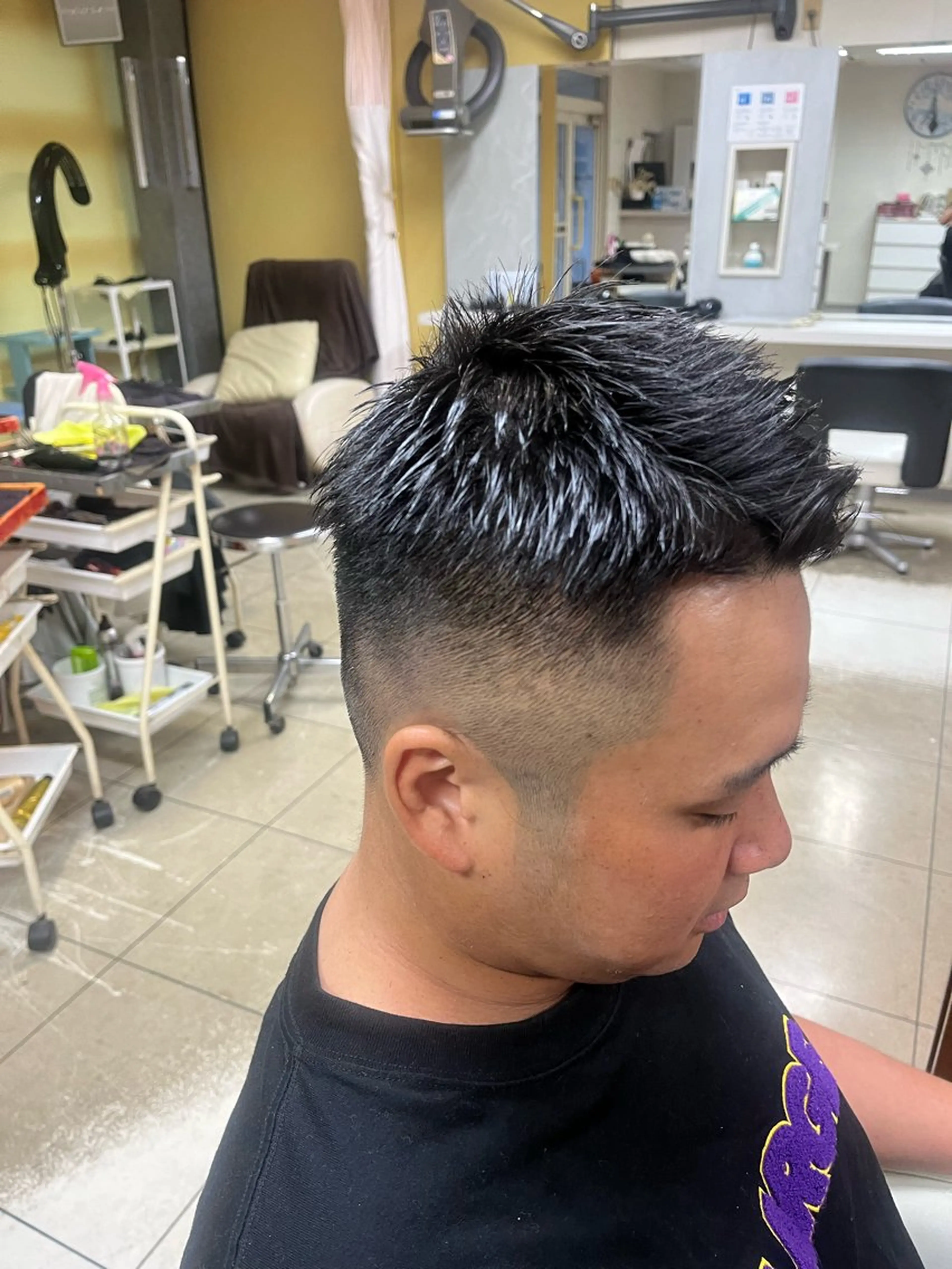 メンズ フェードカット 鶴 章英のヘアスタイル