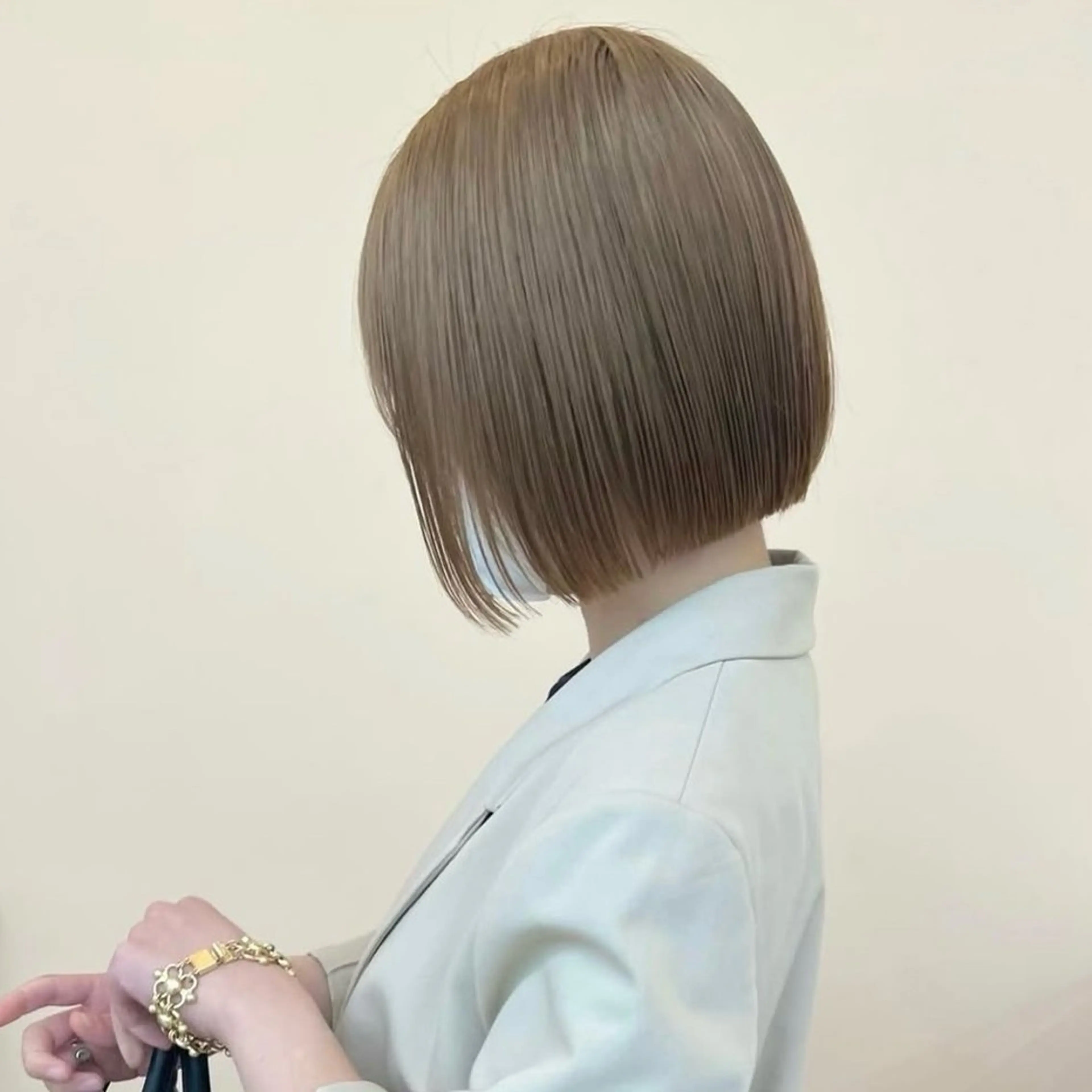 ショート カラー オリーブカラー ヘアカラー ブリーチモデル yumekaのヘアスタイル