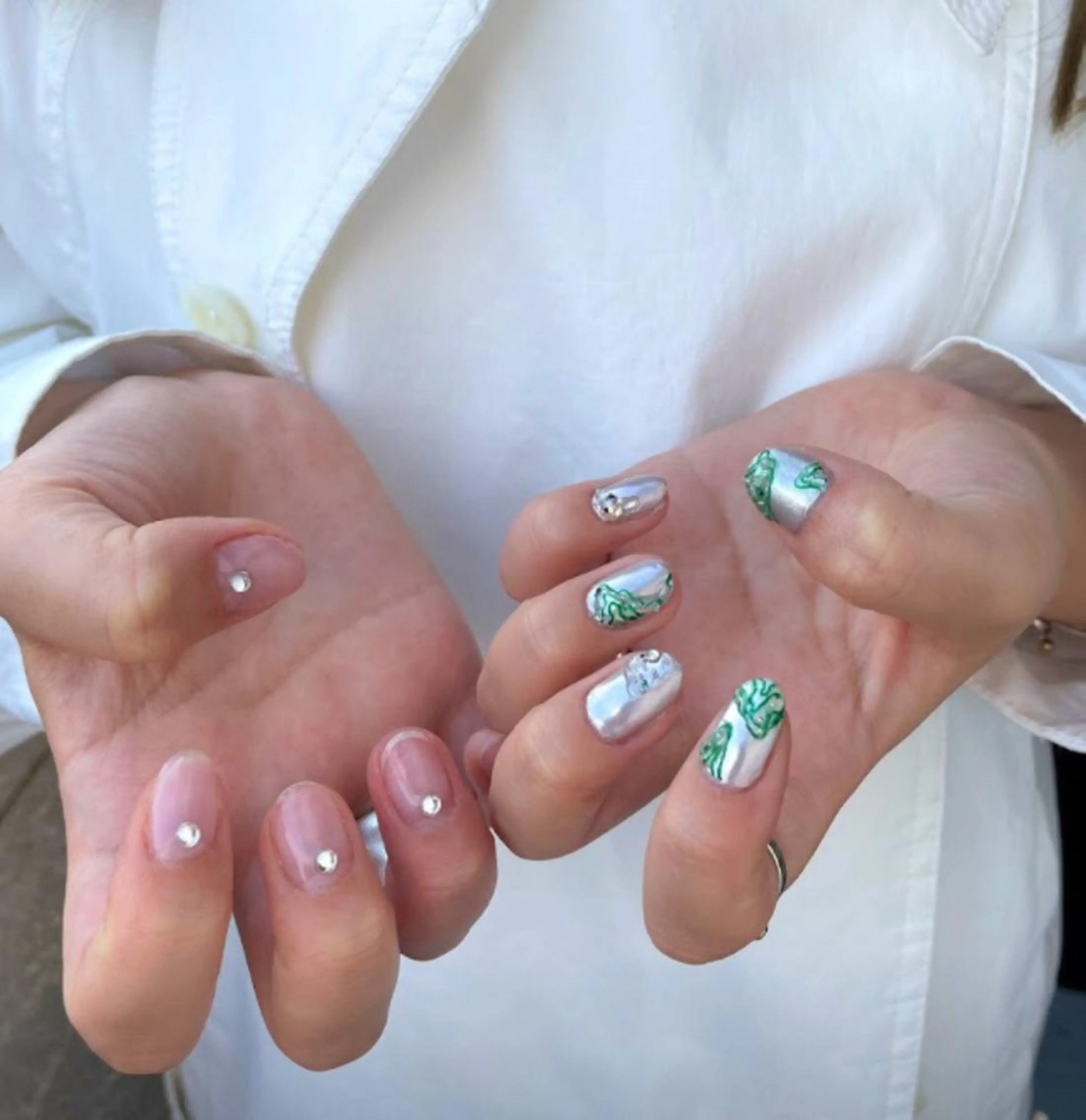 ネイル nailstudio eviz新宿店のネイルデザイン