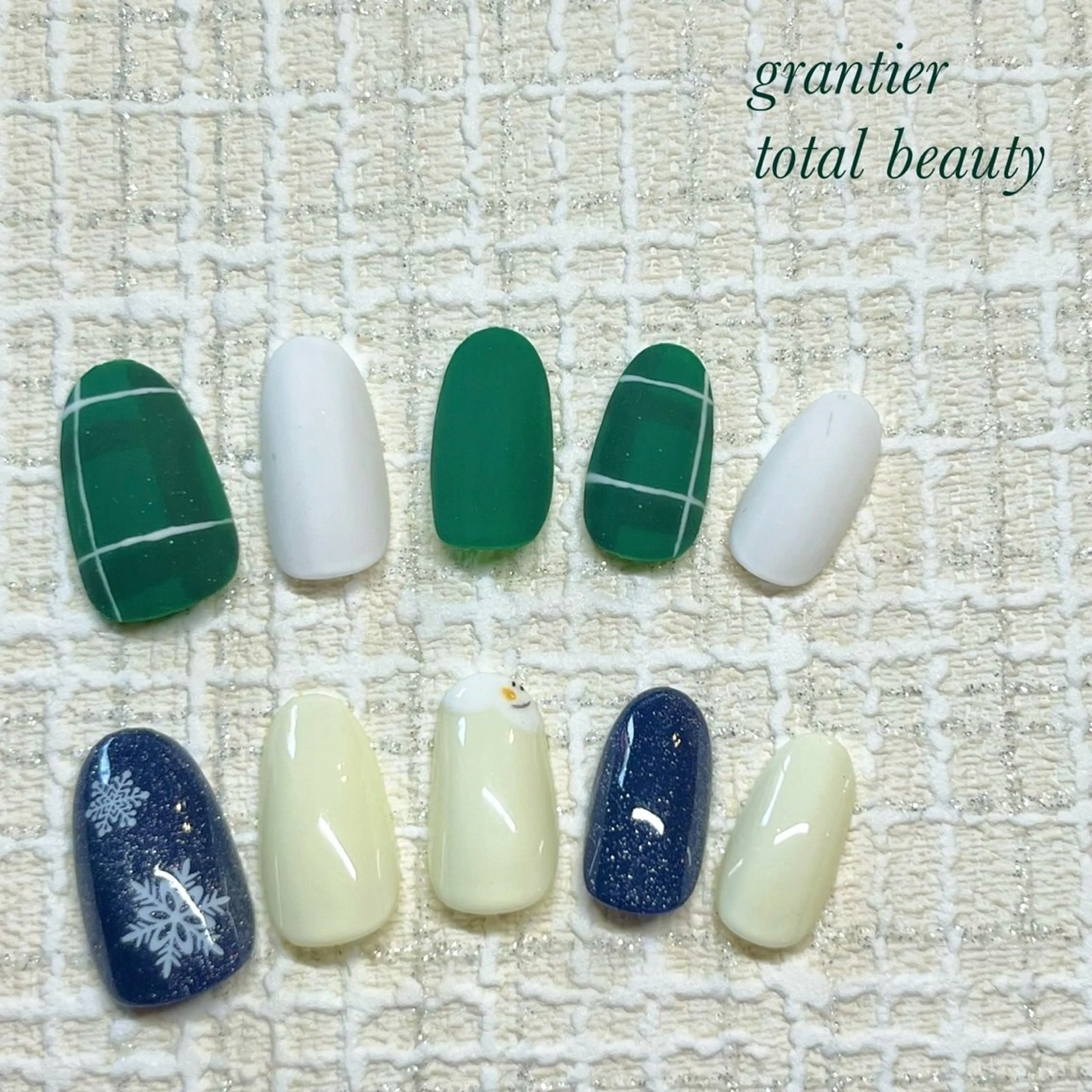 ネイル シンプルネイル 冬ネイル クリスマス ハンドネイル grantier beautyのネイルデザイン