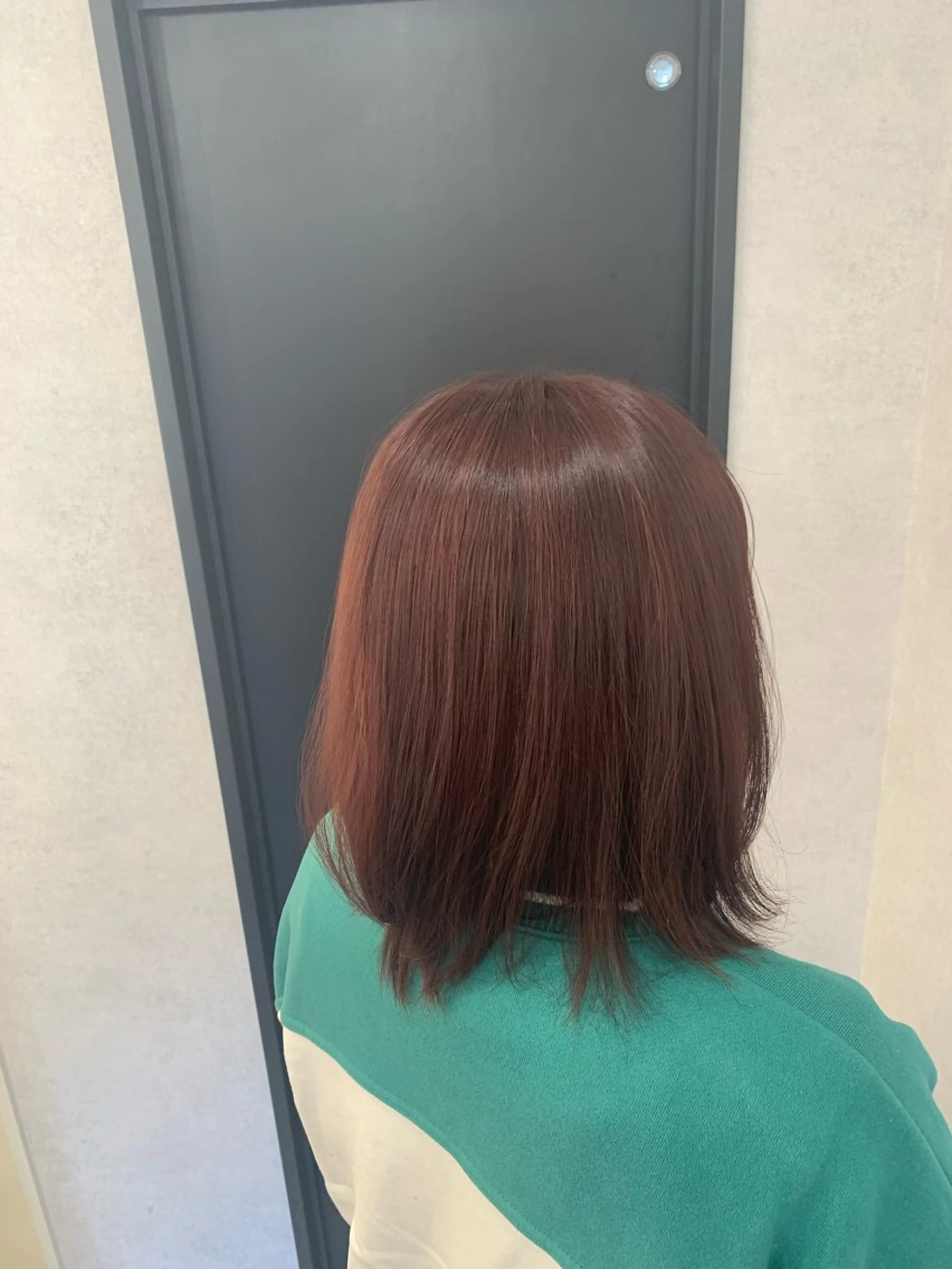 ミディアム カラー ブリーチ ブラウンカラー ピンクカラー ピンクブラウン YOHA HAIR GARDEN所属・臼井 真人のヘアスタイル