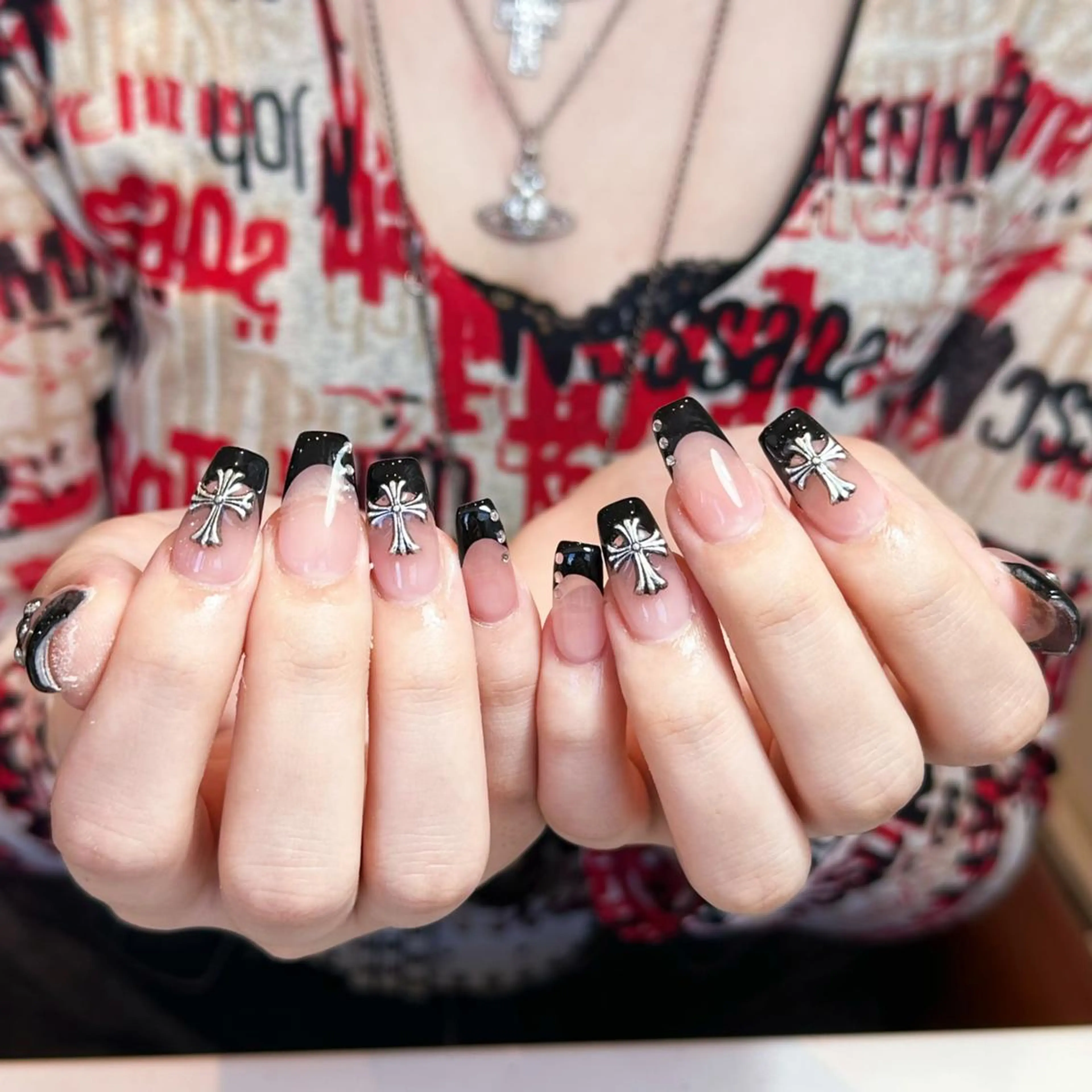 ネイル アートネイル オーロラネイル ガーリー キラキラネイル 韓国ネイル ハンドネイル リナ 💅のネイルデザイン