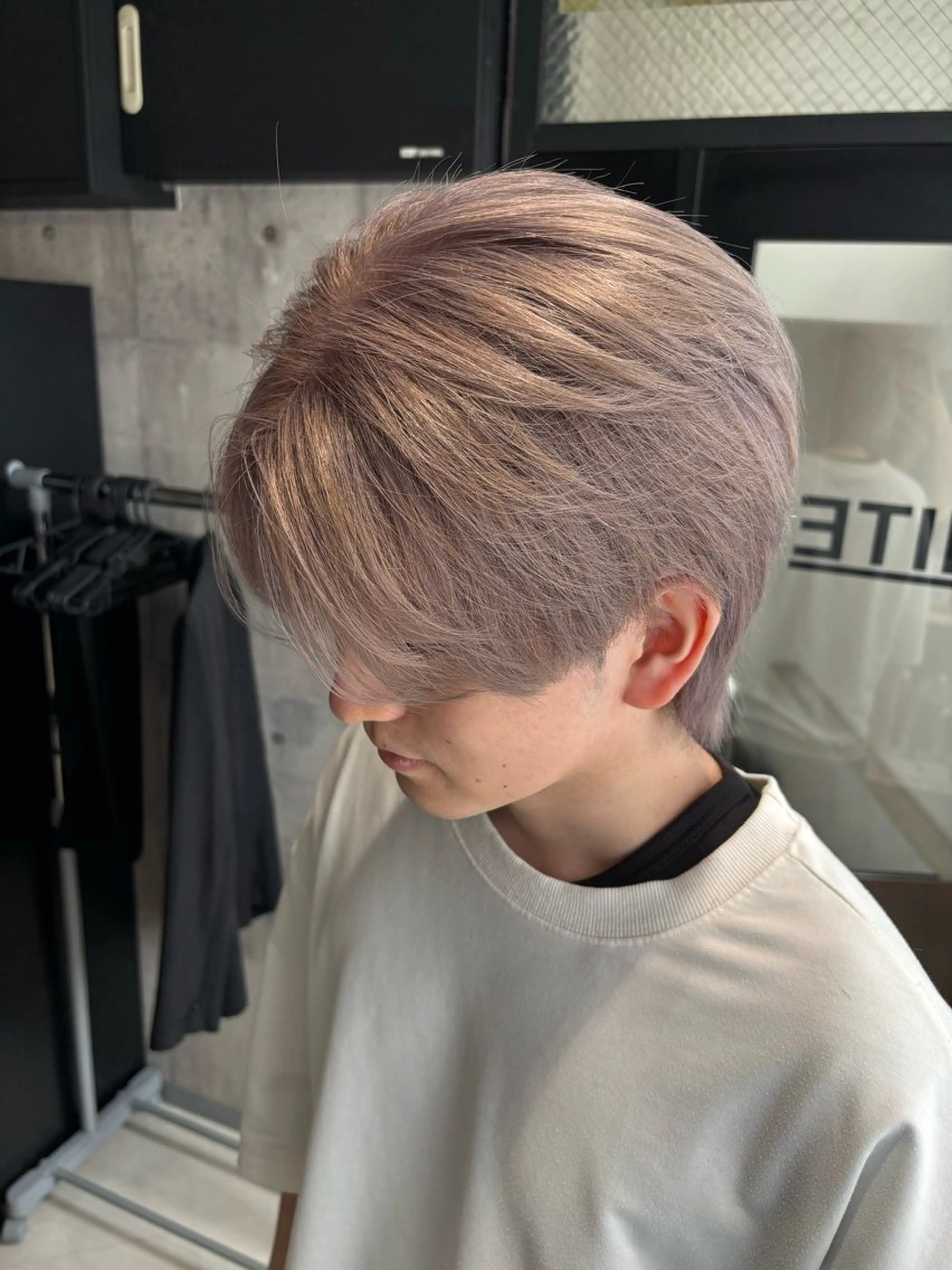 カラー メンズ グレージュ カット ヘアカラー _WHITE / KENTOのヘアスタイル