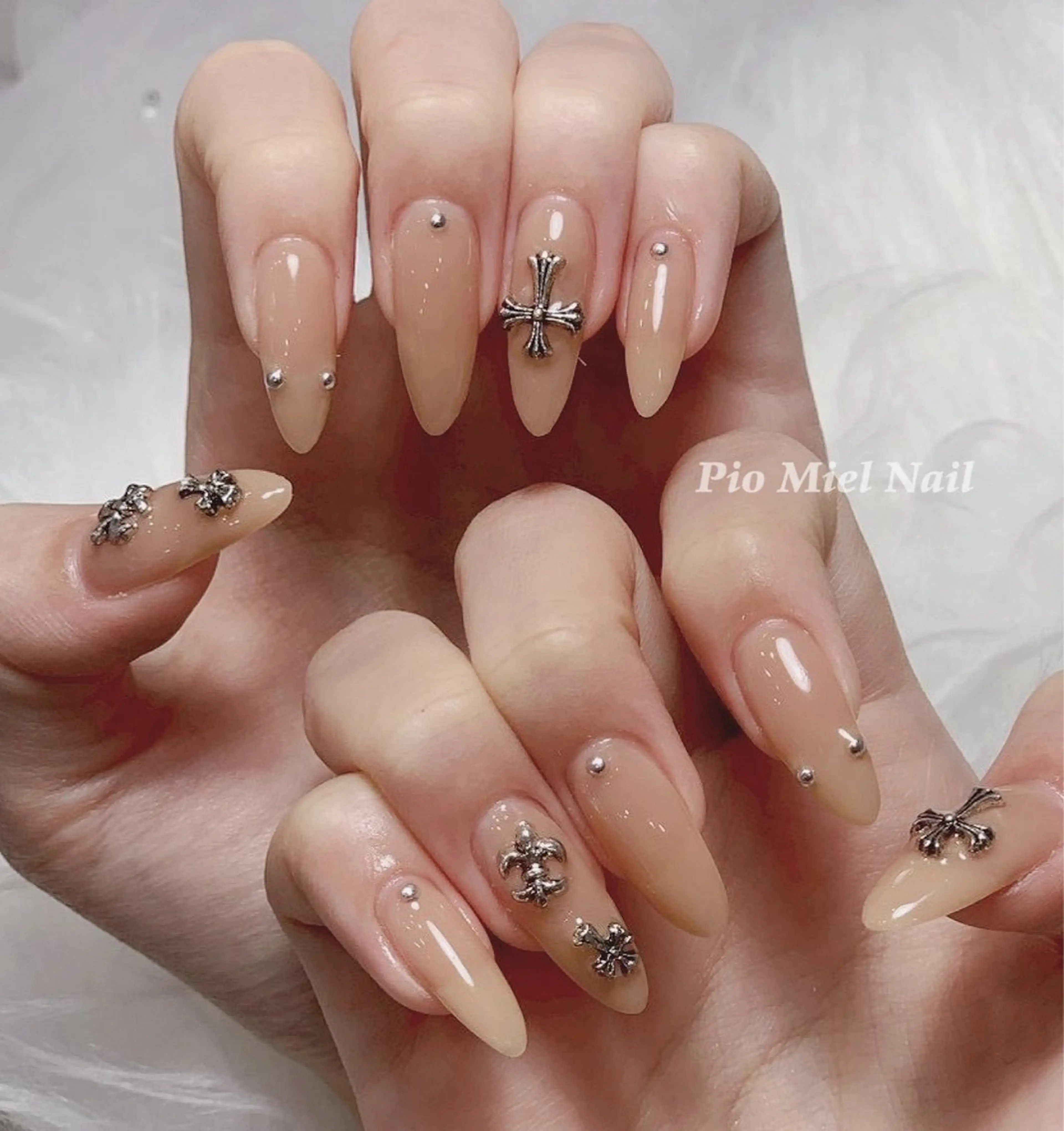 ネイル ハンドネイル HANA 長さだしのネイルデザイン