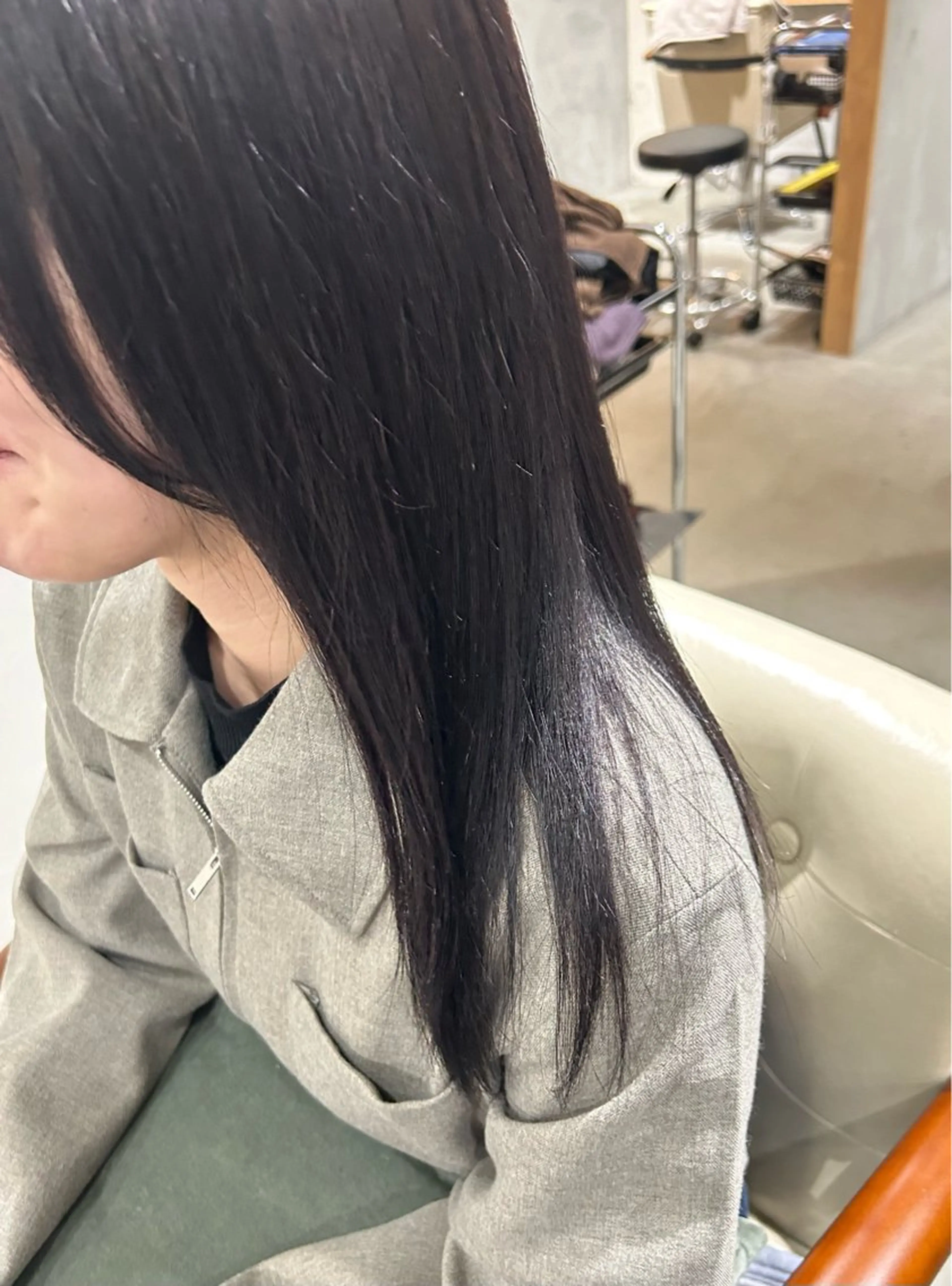 ミディアム カラー ブリーチ パープルカラー 瀬川 夏緒のヘアスタイル