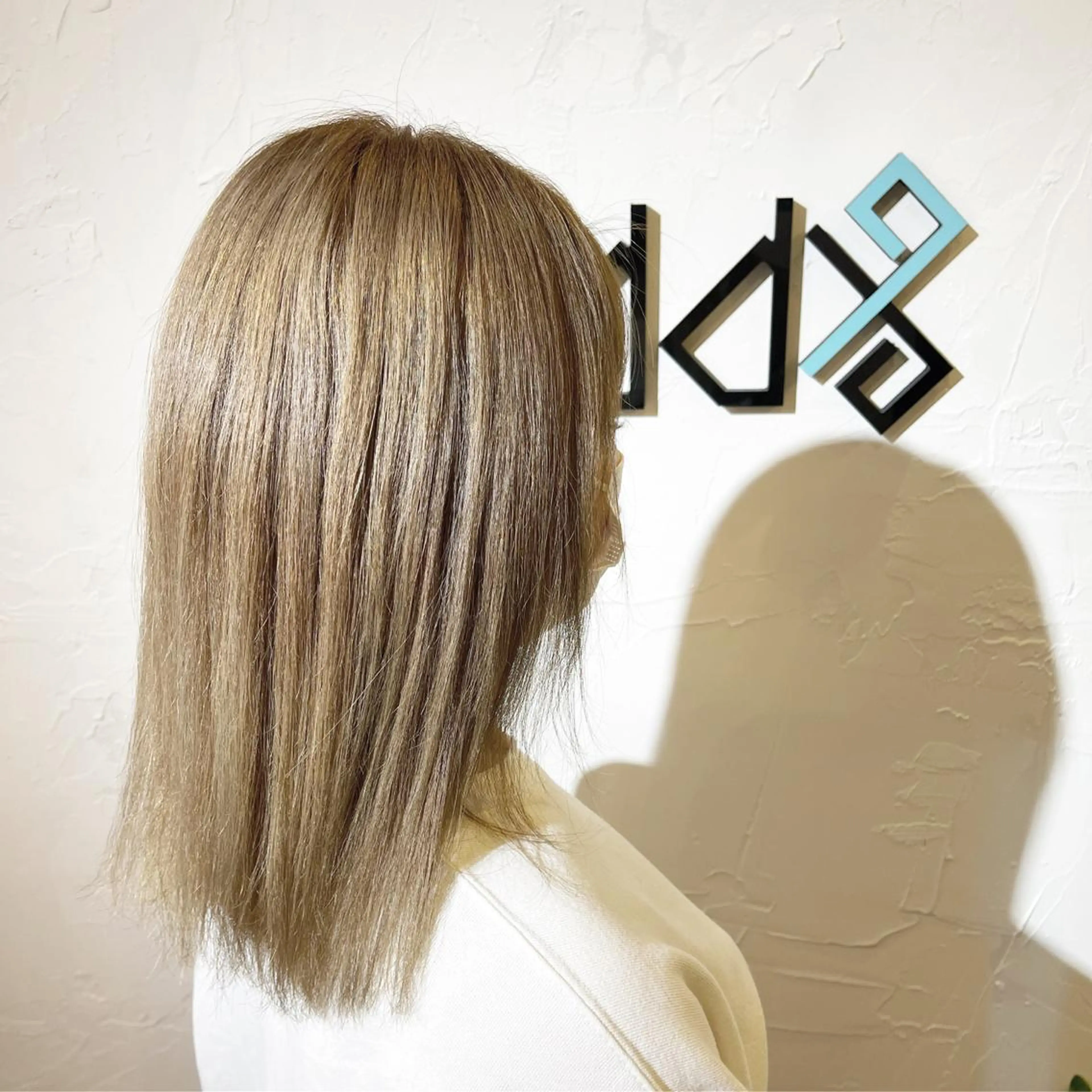 ミディアム カラー パーマ ヘアアレンジ バレイヤージュ ベージュカラー グレージュ インナーカラー ミルクティーベージュ ヘアカラー トリートメント Add9 柳田健登のヘアスタイル