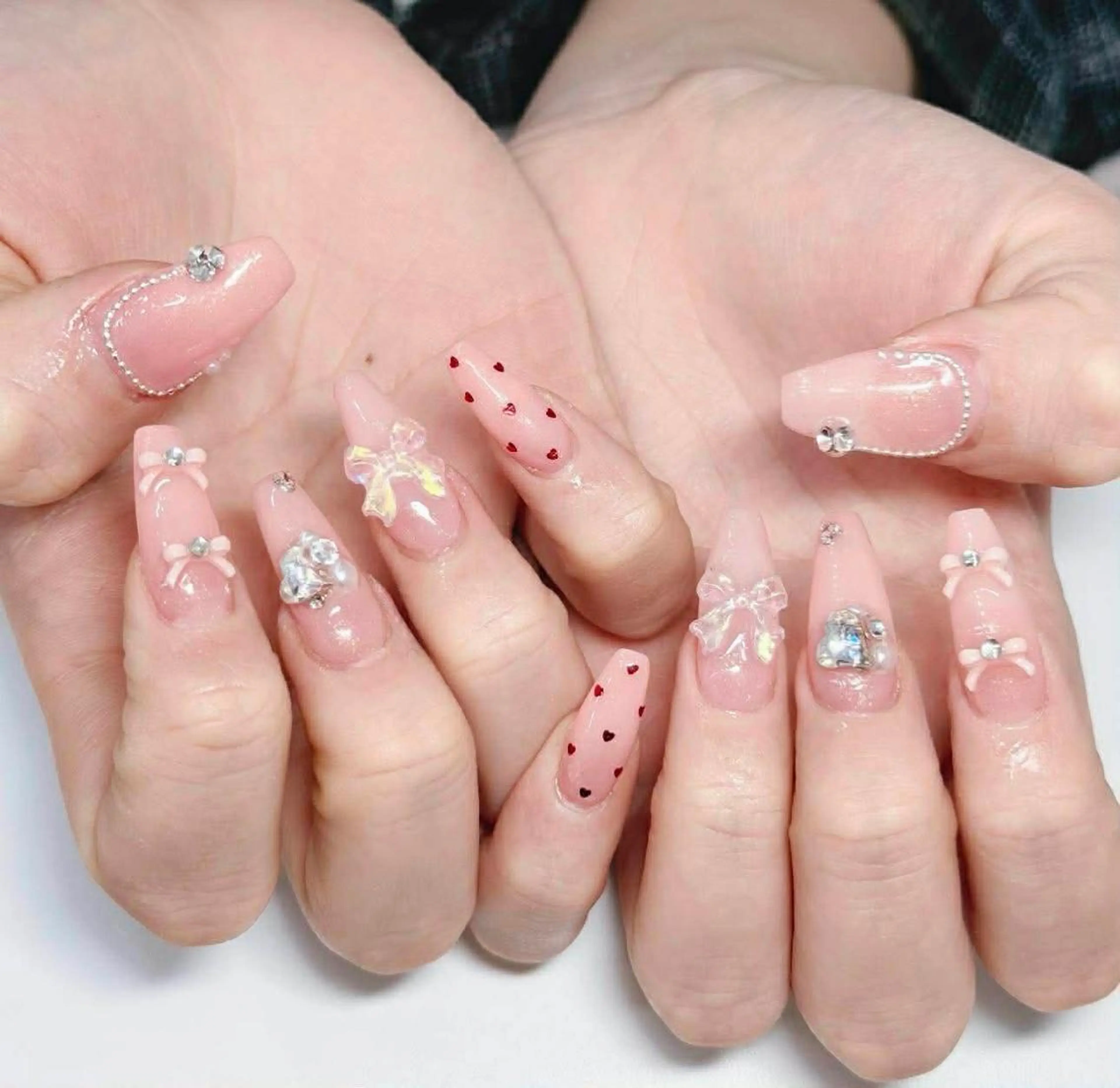 ロング カラー グラデーションカラー 韓国風ヘア ハンドネイル Bling Salonのネイルデザイン