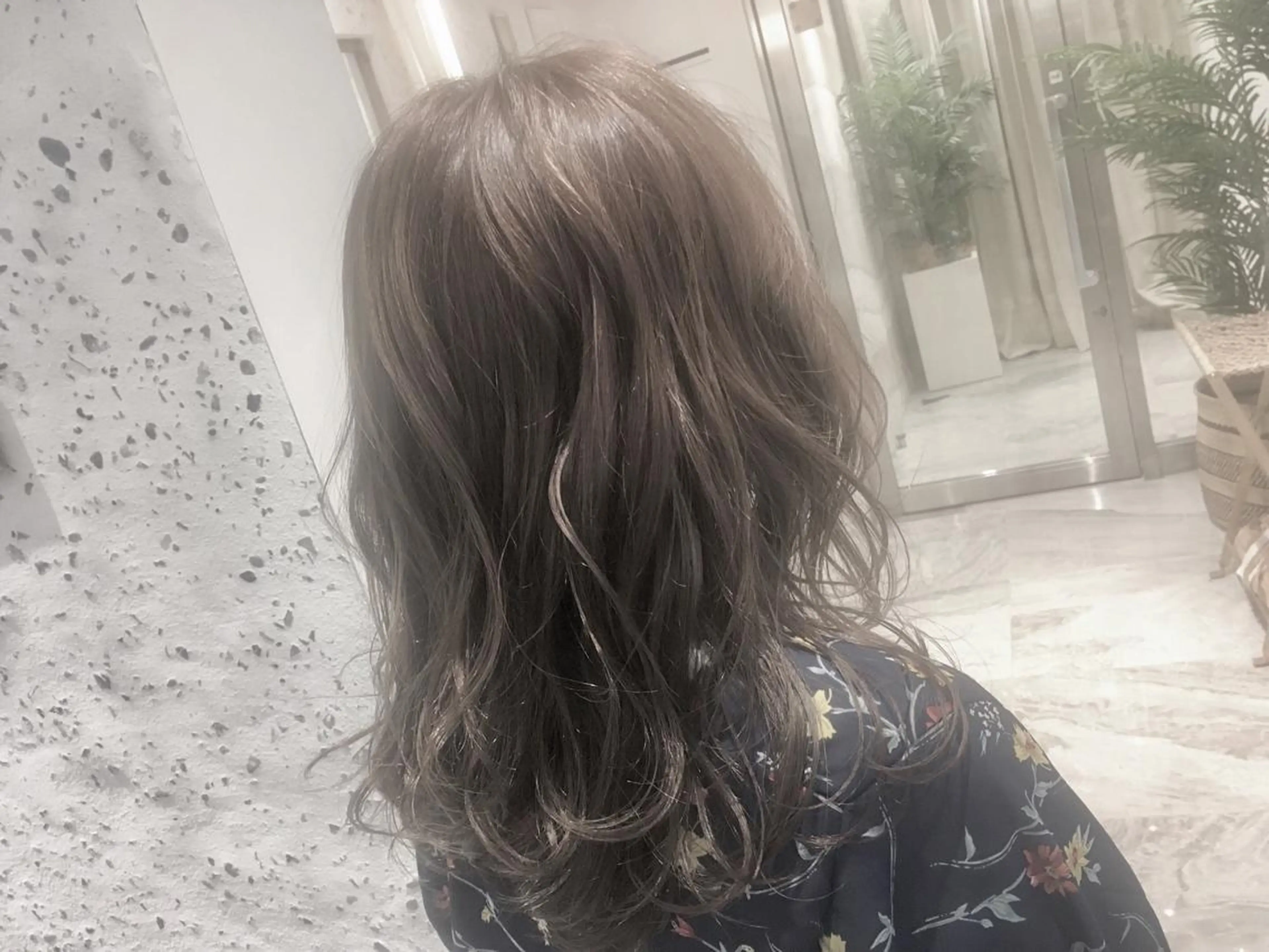 セミロング カラー カット ヘアカラー トリートメント 髪質改善カラー、美髪 トリートメント専門のヘアスタイル