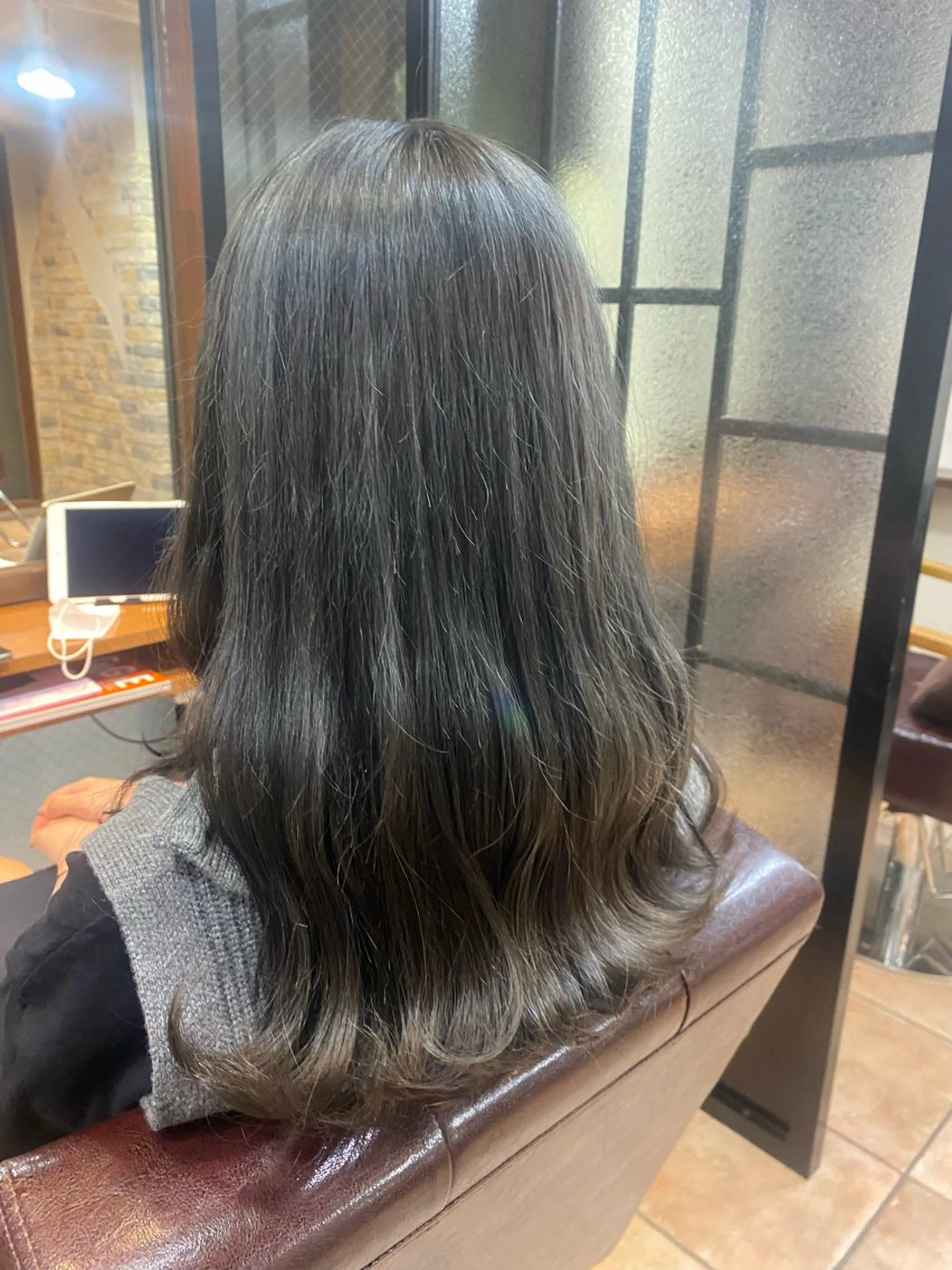 セミロング ヘアカラー 暖色カラー🍒🌷 hitomiのヘアスタイル