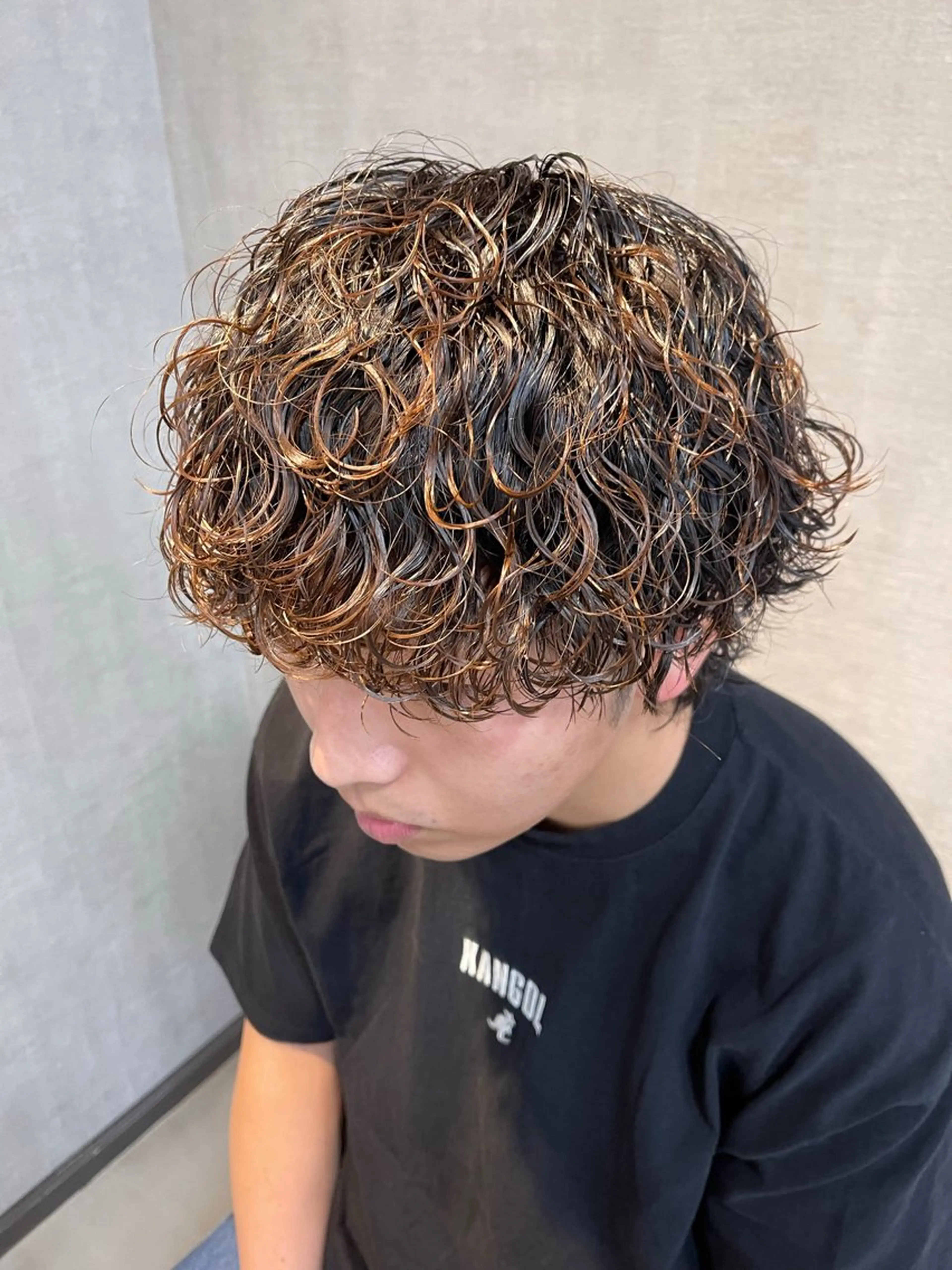 ミディアム パーマ メンズ ミディアムパーマ メンズパーマ 波巻きパーマ カット パーマ メンズパーマ職人/ 天神/tatsukiのヘアスタイル