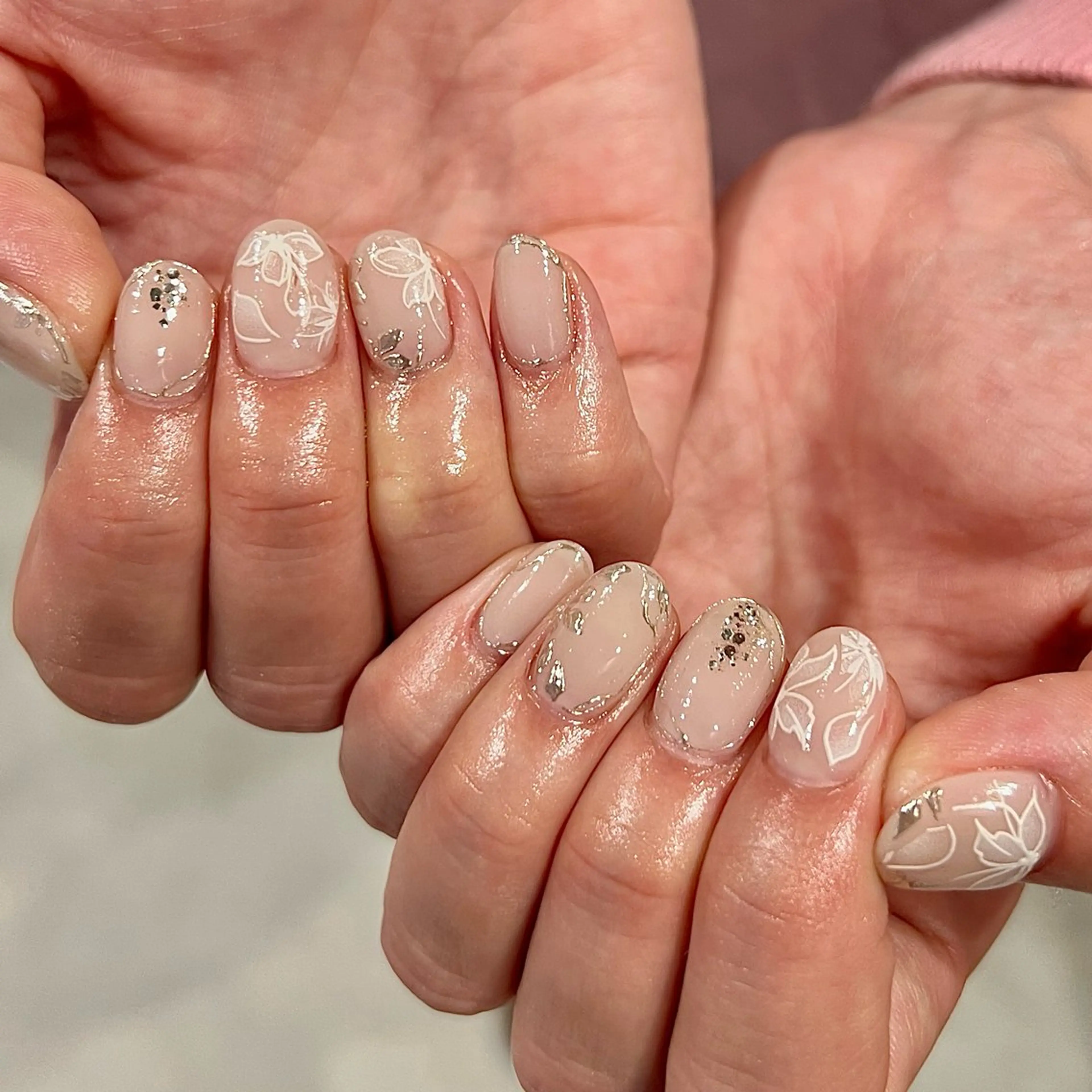 ネイル オーロラネイル 長さ出し フラワーネイル フレンチネイル ハート ハンドネイル Cleo中目黒店 Hinahoのネイルデザイン