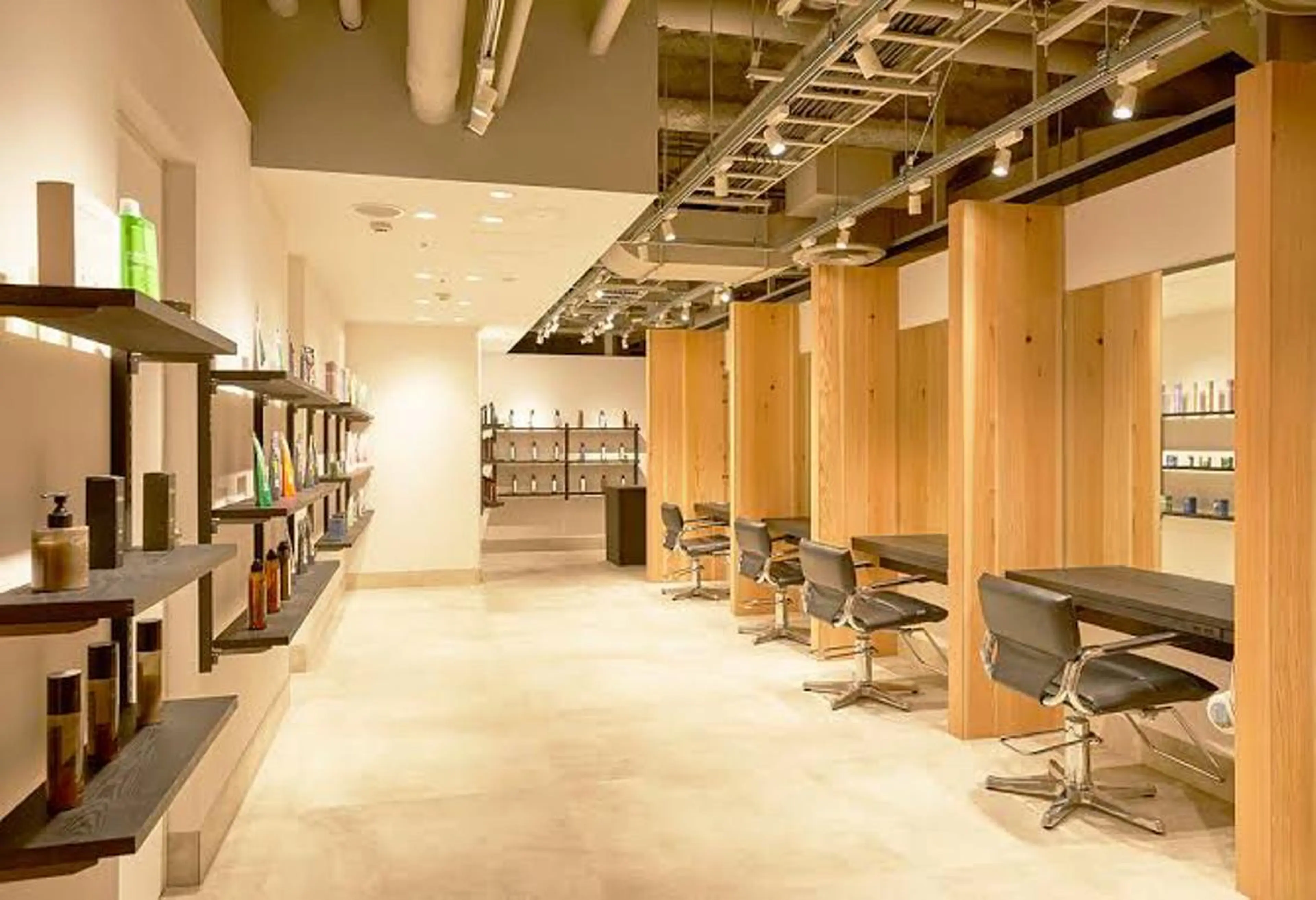 GO TO DAY渋谷モディ店所属・stylist トモヤのヘアスタイル