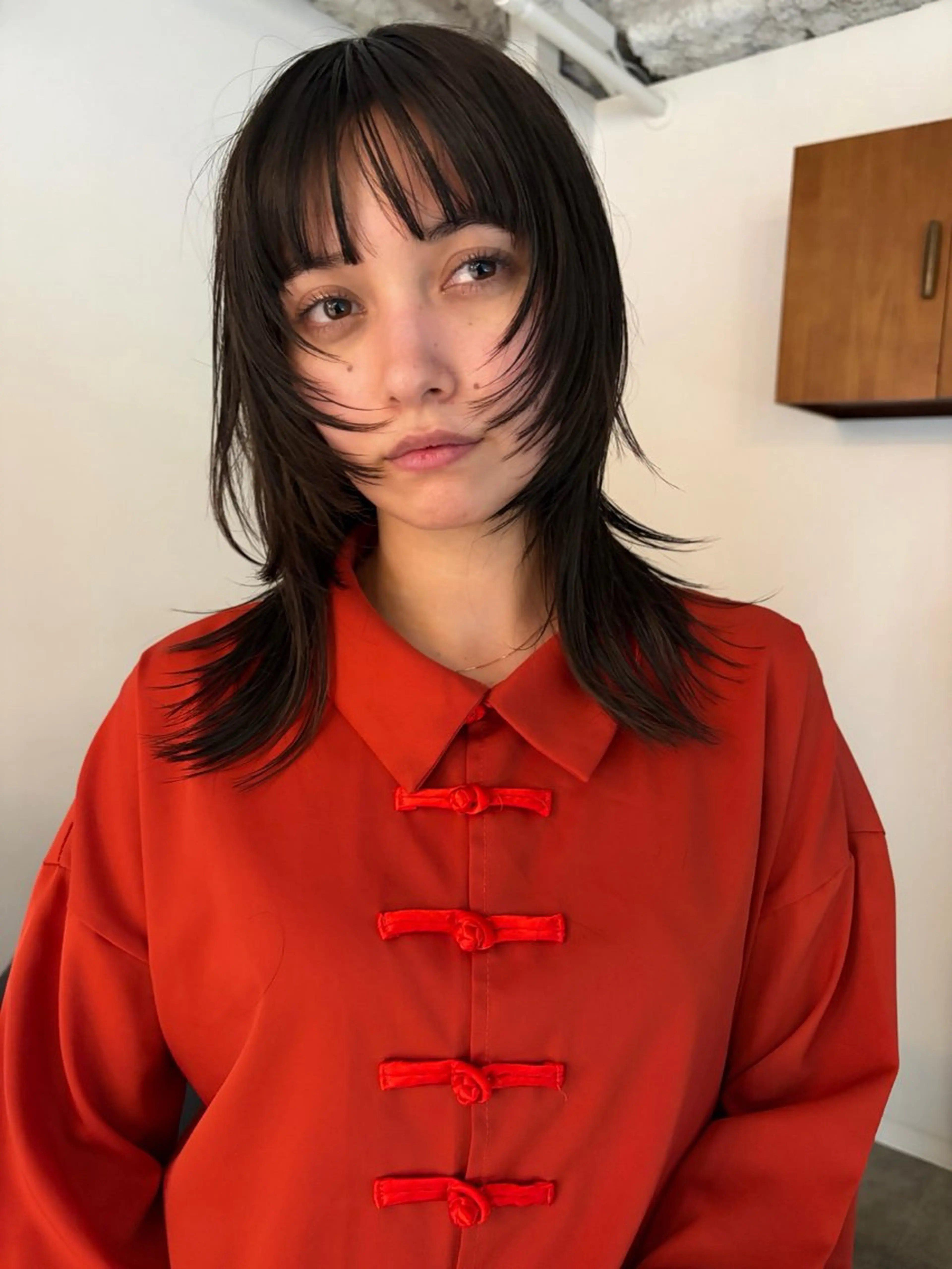 ミディアム カラー ウルフカット カット ヘアカラー トリートメント 村上雅人 ナチュラルモードのヘアスタイル