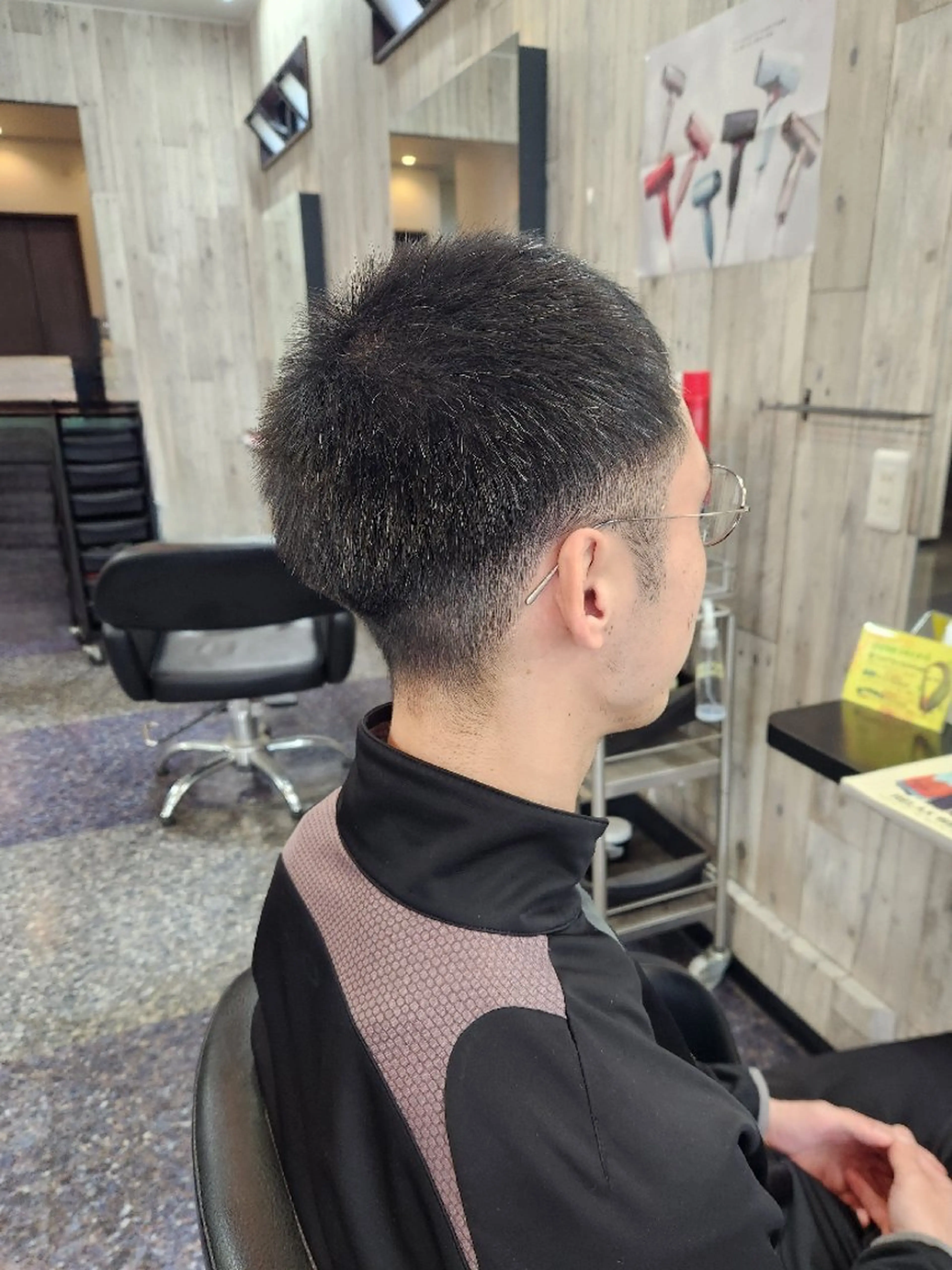 メンズ 刈り上げ 岩瀬 未来のヘアスタイル