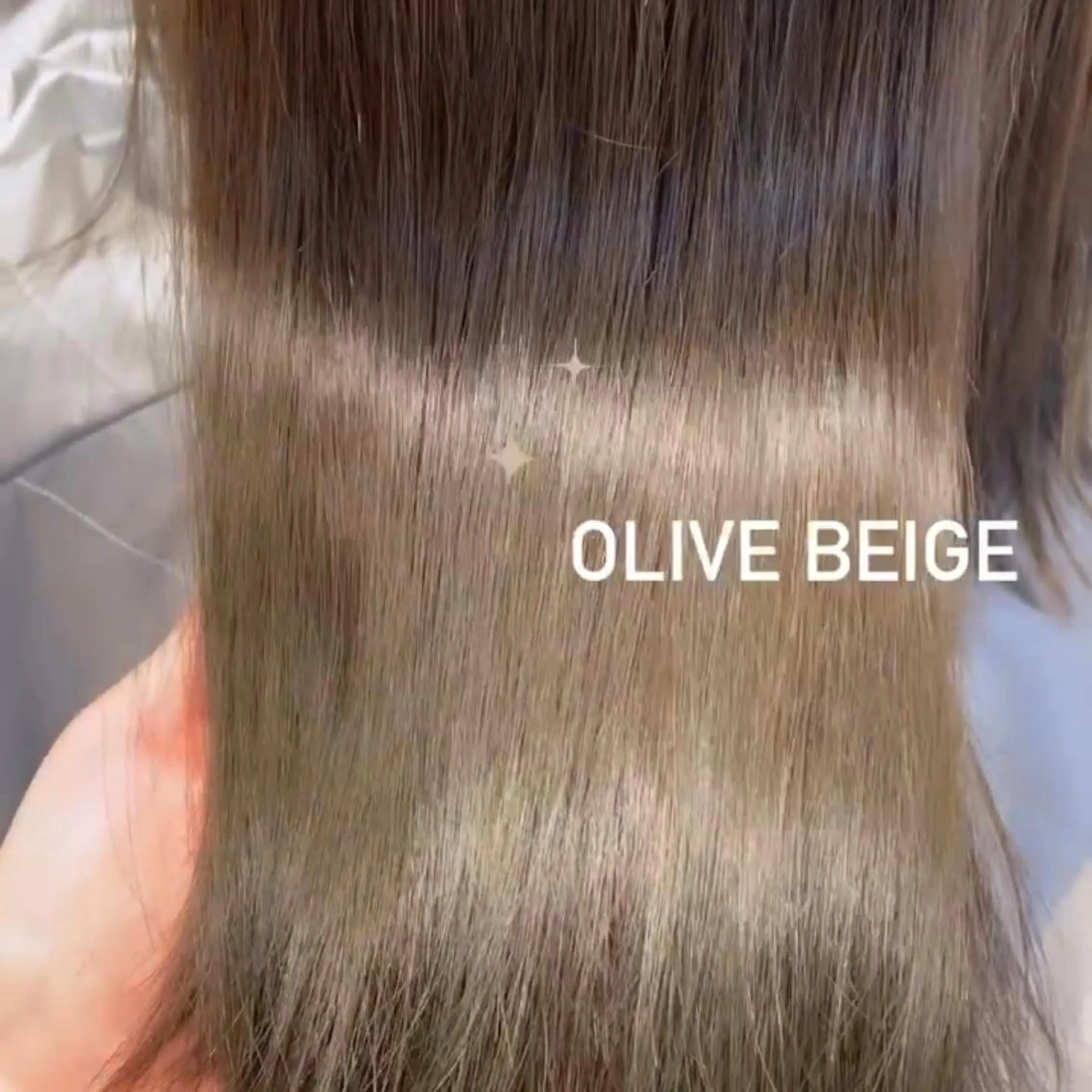 セミロング カラー 🤎小顔レイヤー /ベージュ🤎友香のヘアスタイル