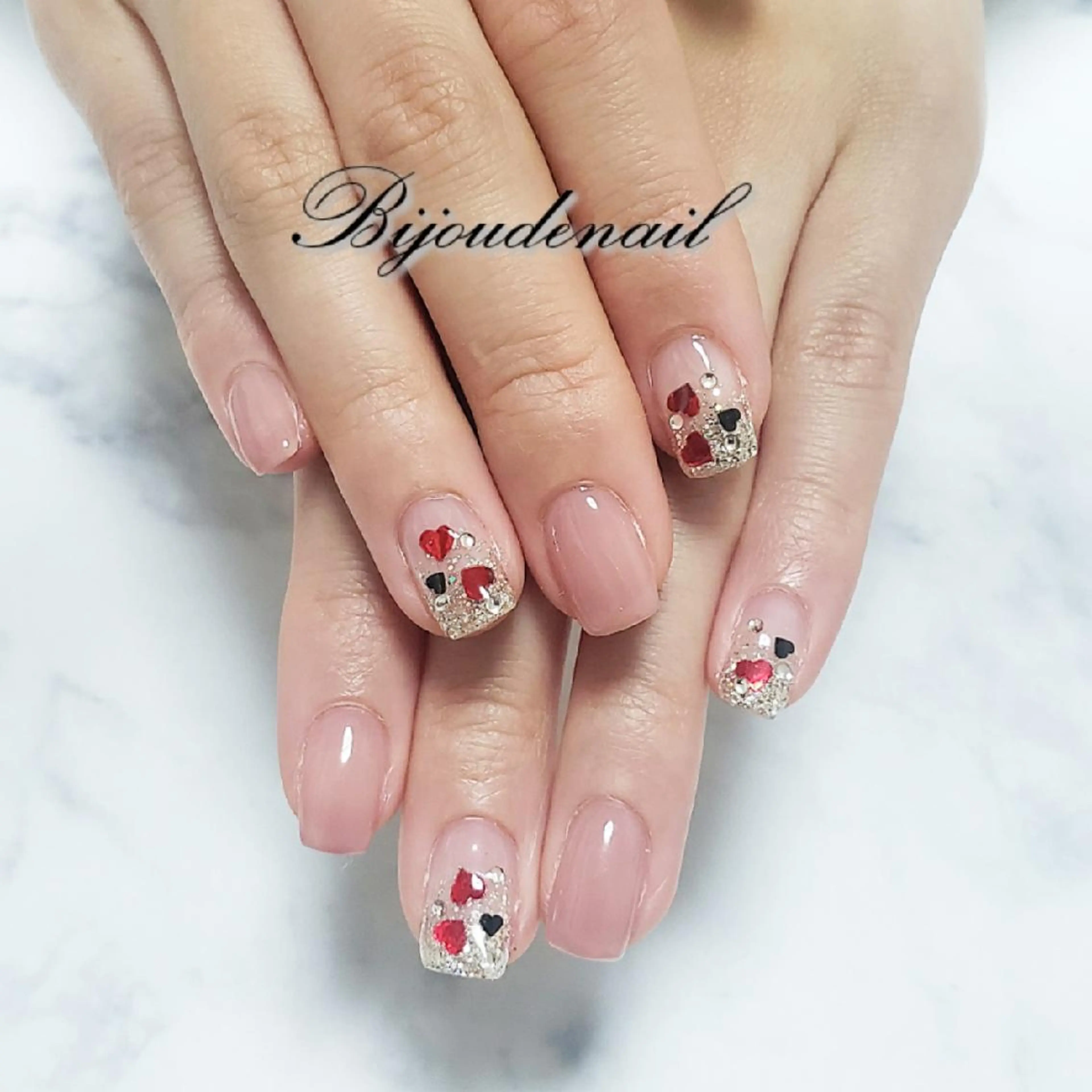 ネイル ハンドネイル ビジュード ネイルのネイルデザイン