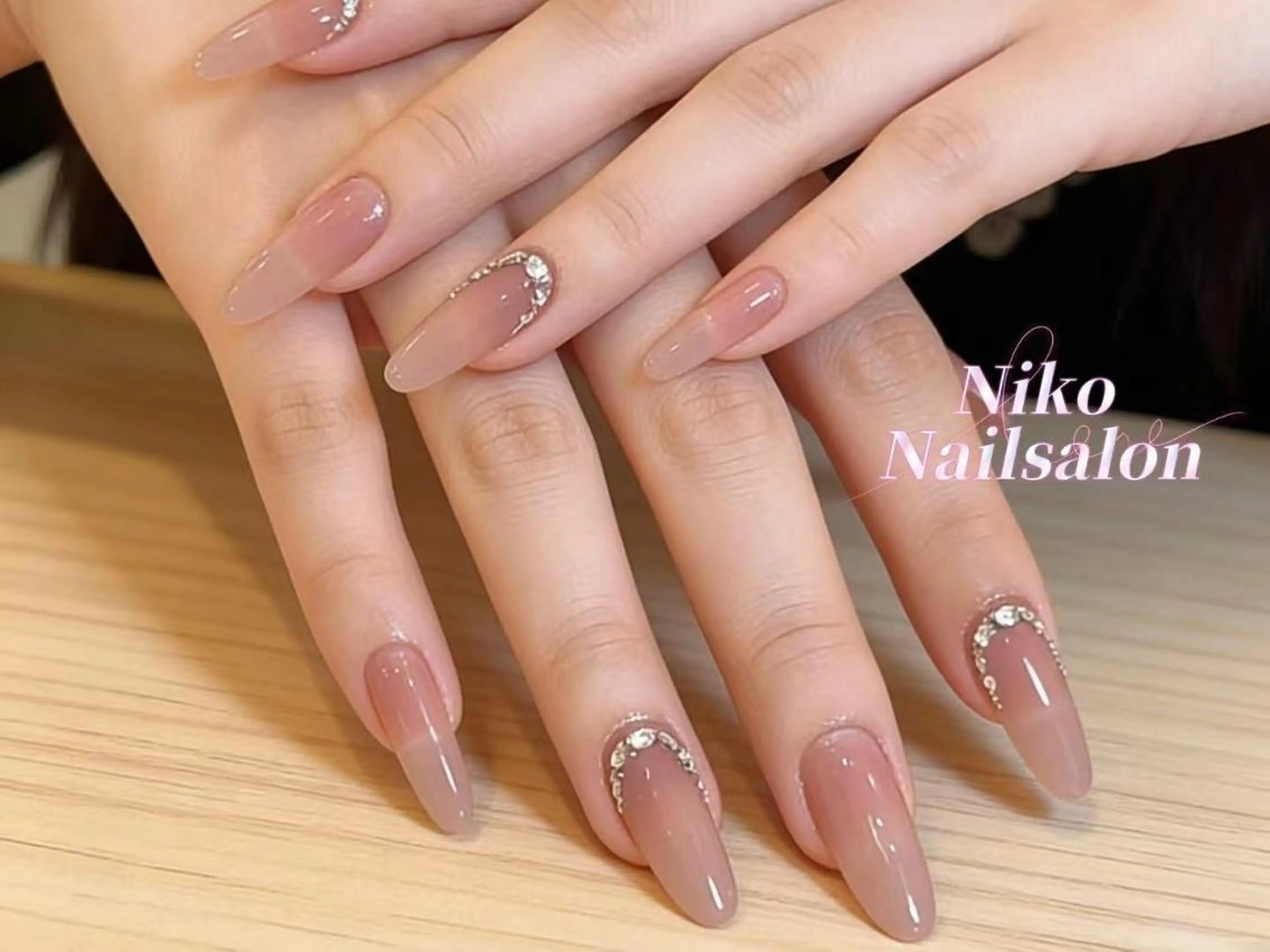 ネイル 長さ出し フットネイル フレンチネイル ジェルネイル ガラスフレンチ Nikoネイルサロン 本八幡店のネイルデザイン