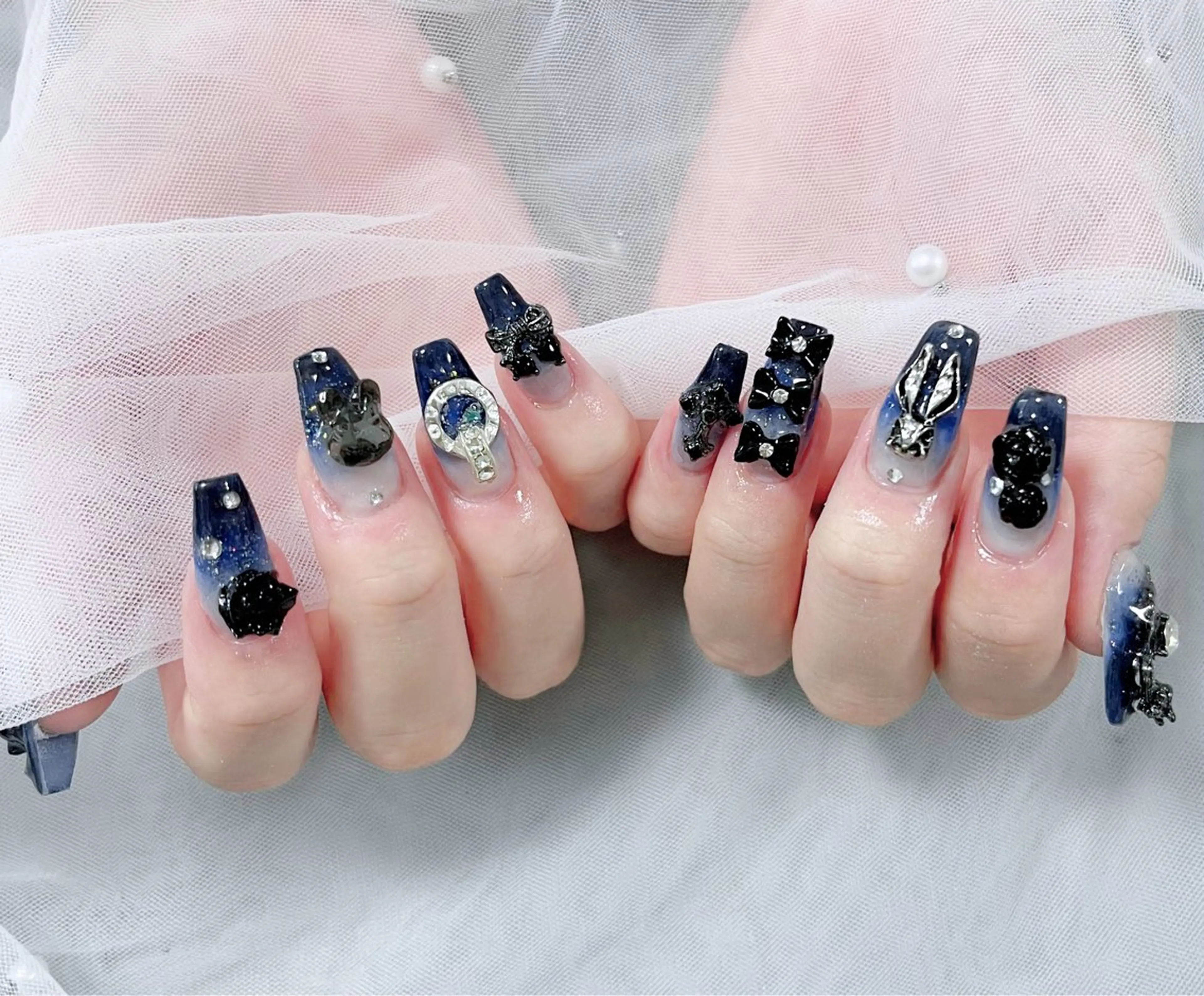 ネイル オーロラネイル クリアネイル フラッシュネイル ジェルネイル グラデーション ハンドネイル Amee Nail Salonのネイルデザイン