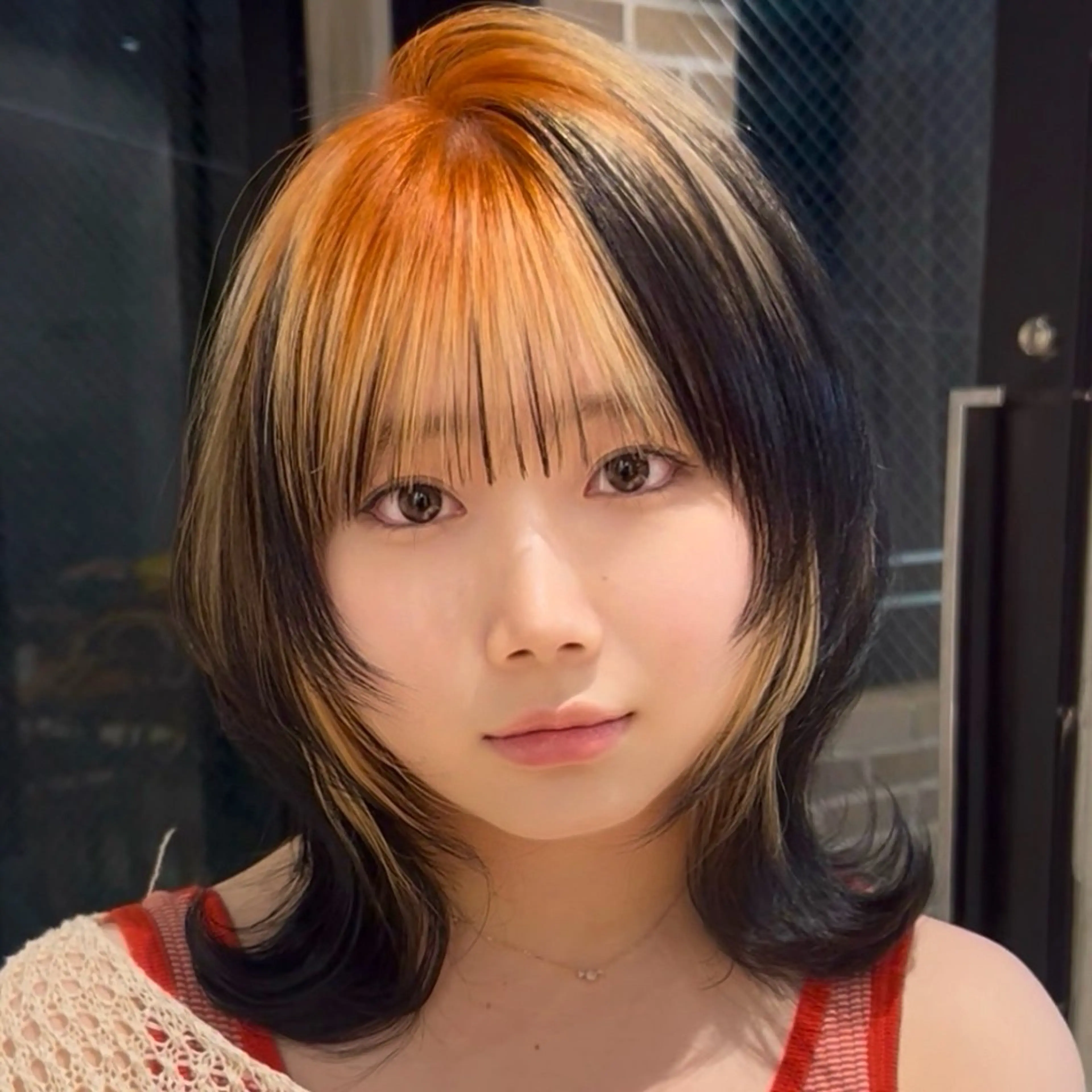 ミディアム カラー カット ヘアカラー トリートメント ウルフ/レイヤー/ ブリーチカラーのヘアスタイル