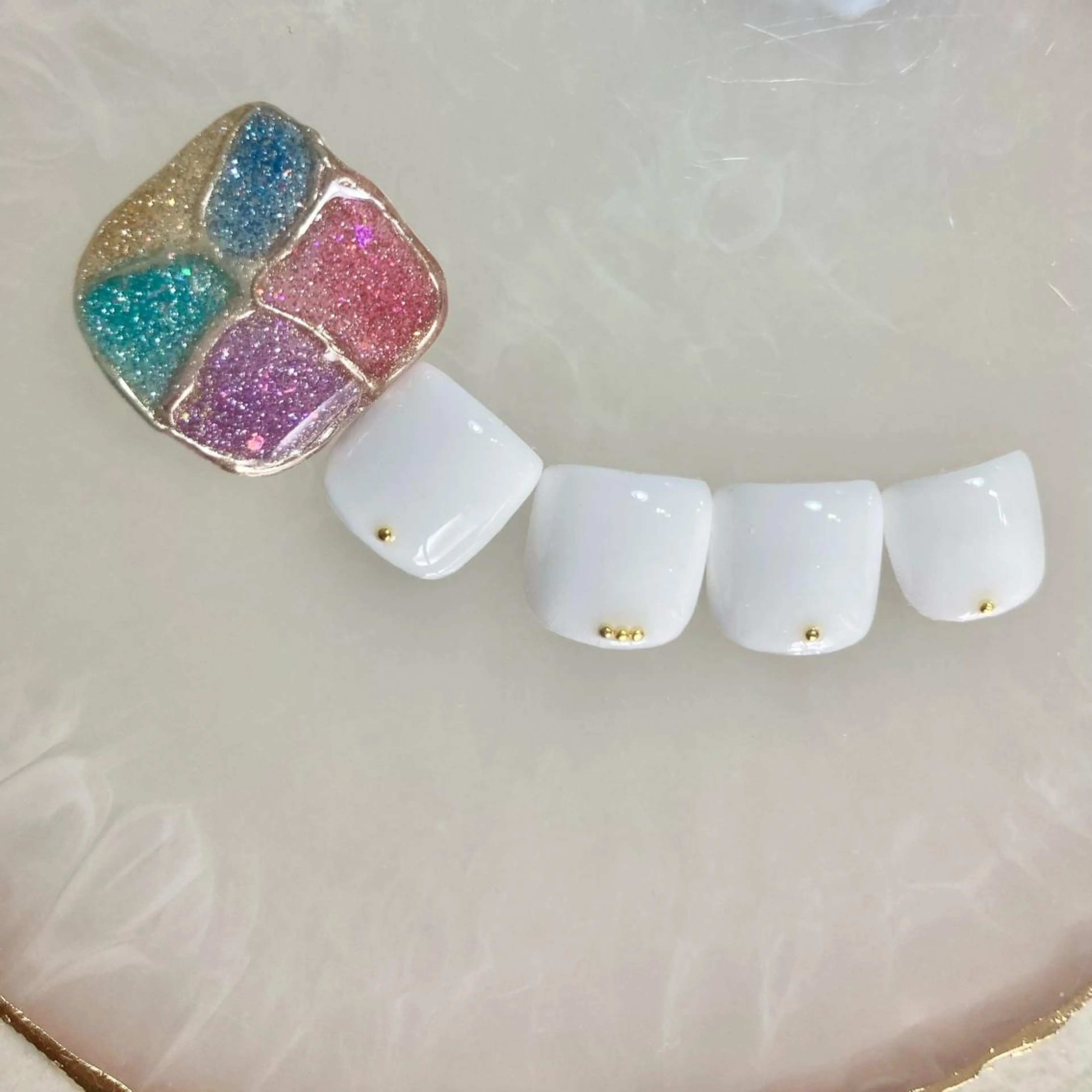 ネイル フラッシュネイル ジェルネイル ラメ(グリッター) フットネイル sary nailのネイルデザイン