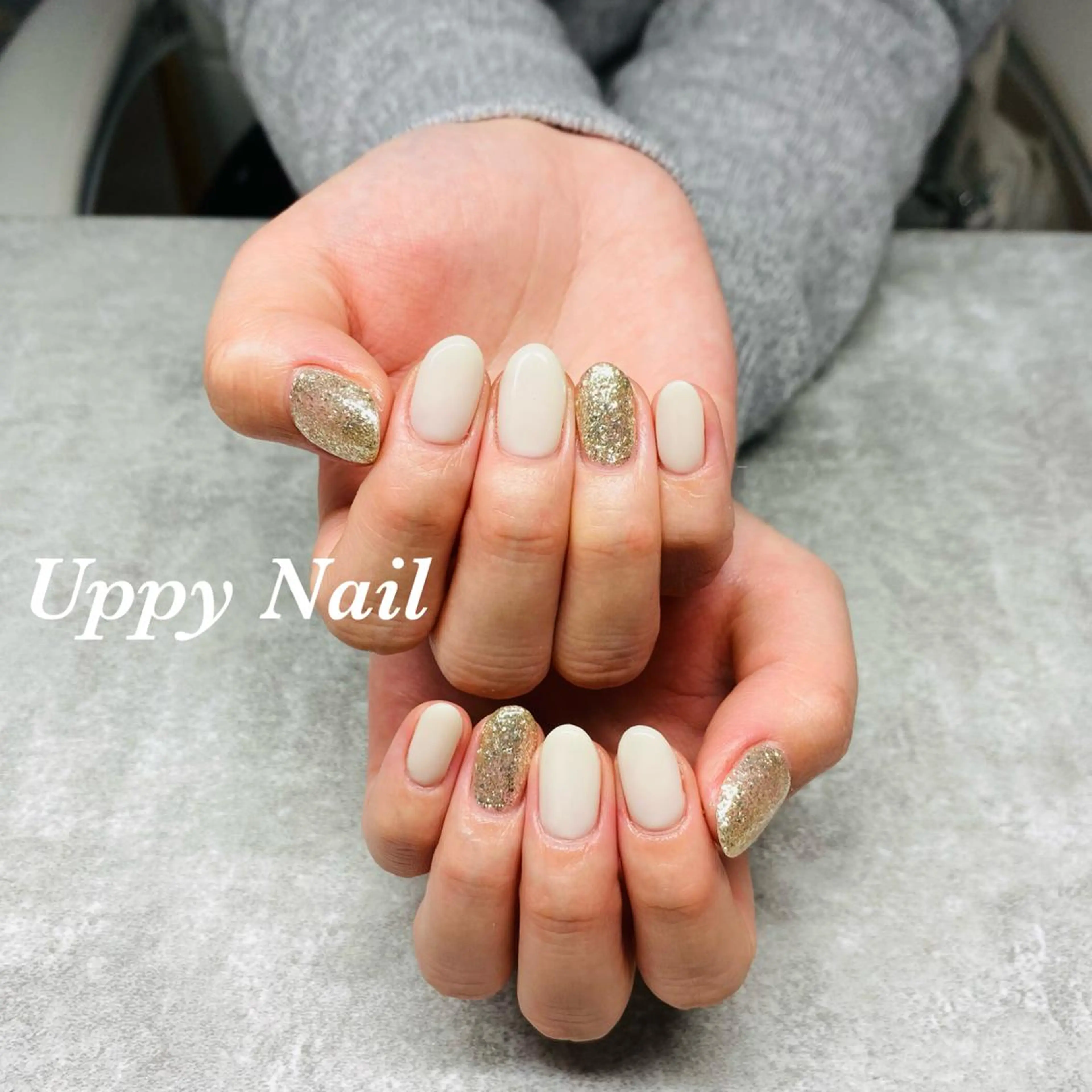ネイル ゴールド ワンカラーネイル シンプルネイル ホワイト ハンドネイル Uppy Nail ukyoのネイルデザイン