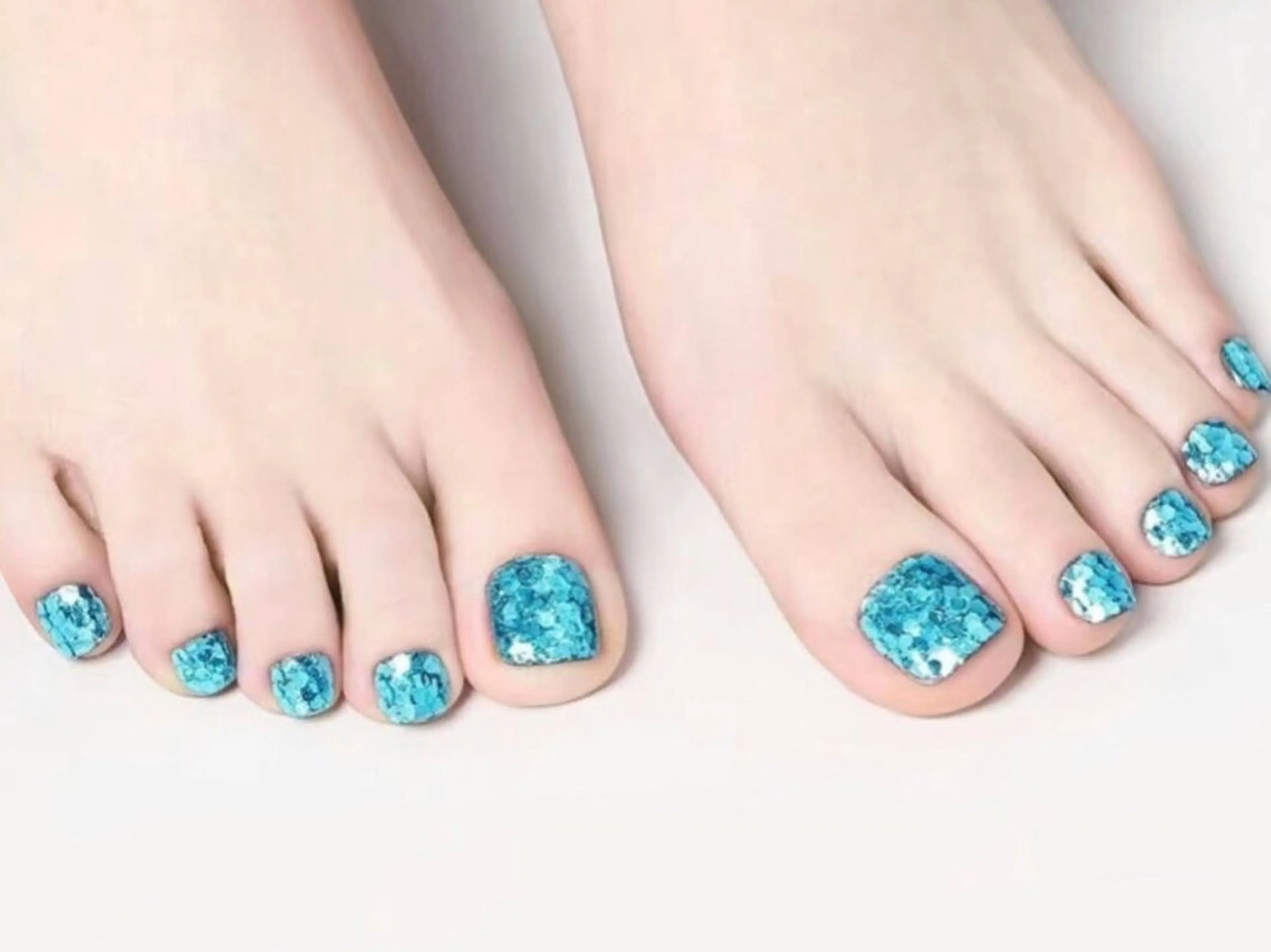 ネイル アートネイル チークネイル 長さ出し フットネイル ジェルネイル フットネイル ハンドケア ラッキーネイルサロン 西川口東口店のネイルデザイン