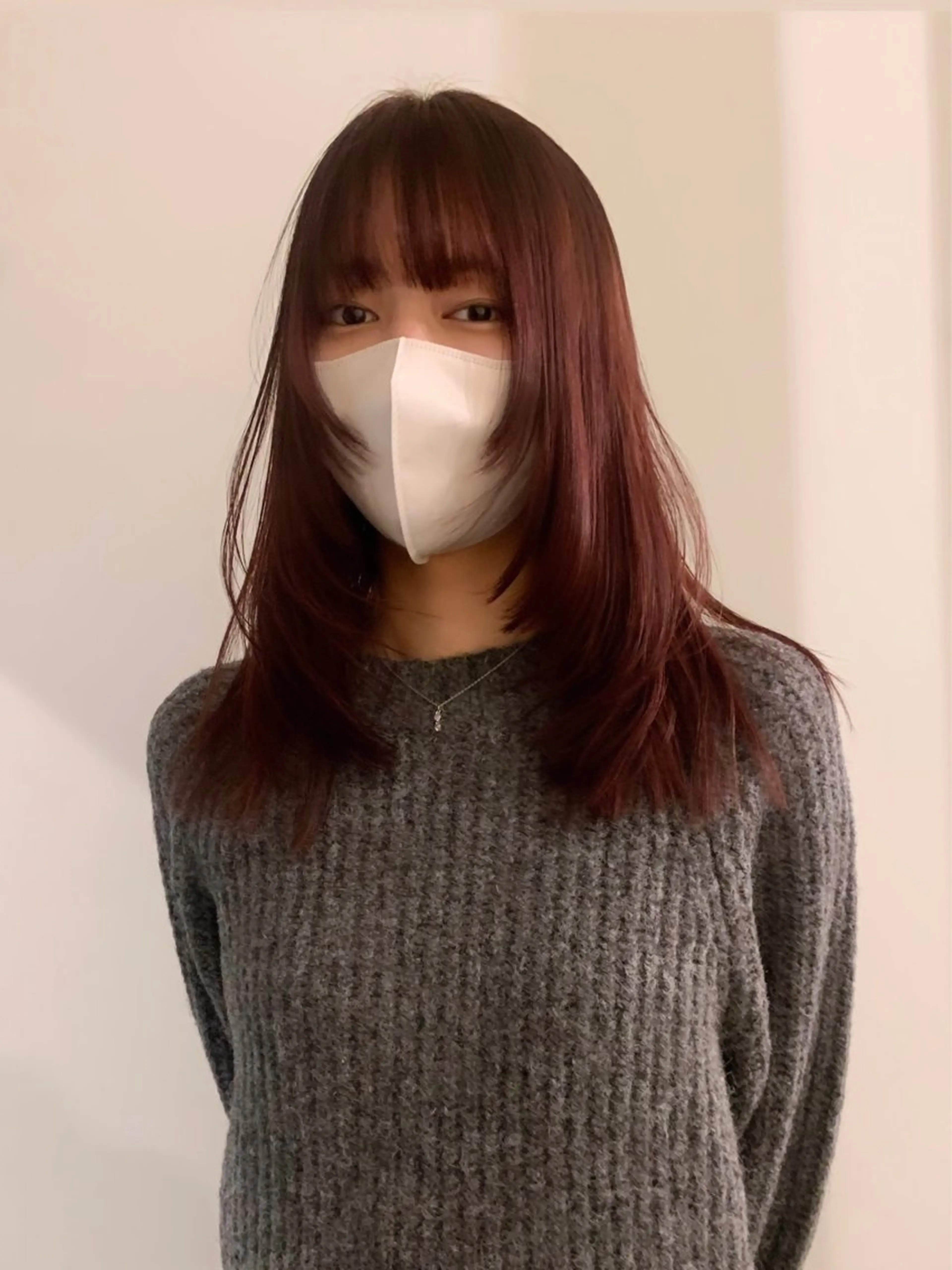 セミロング カラー ブリーチ ブリーチなしカラー レッドカラー レイヤーカット カット ヘアカラー トリートメント 落合希 Olivebeigeのヘアスタイル