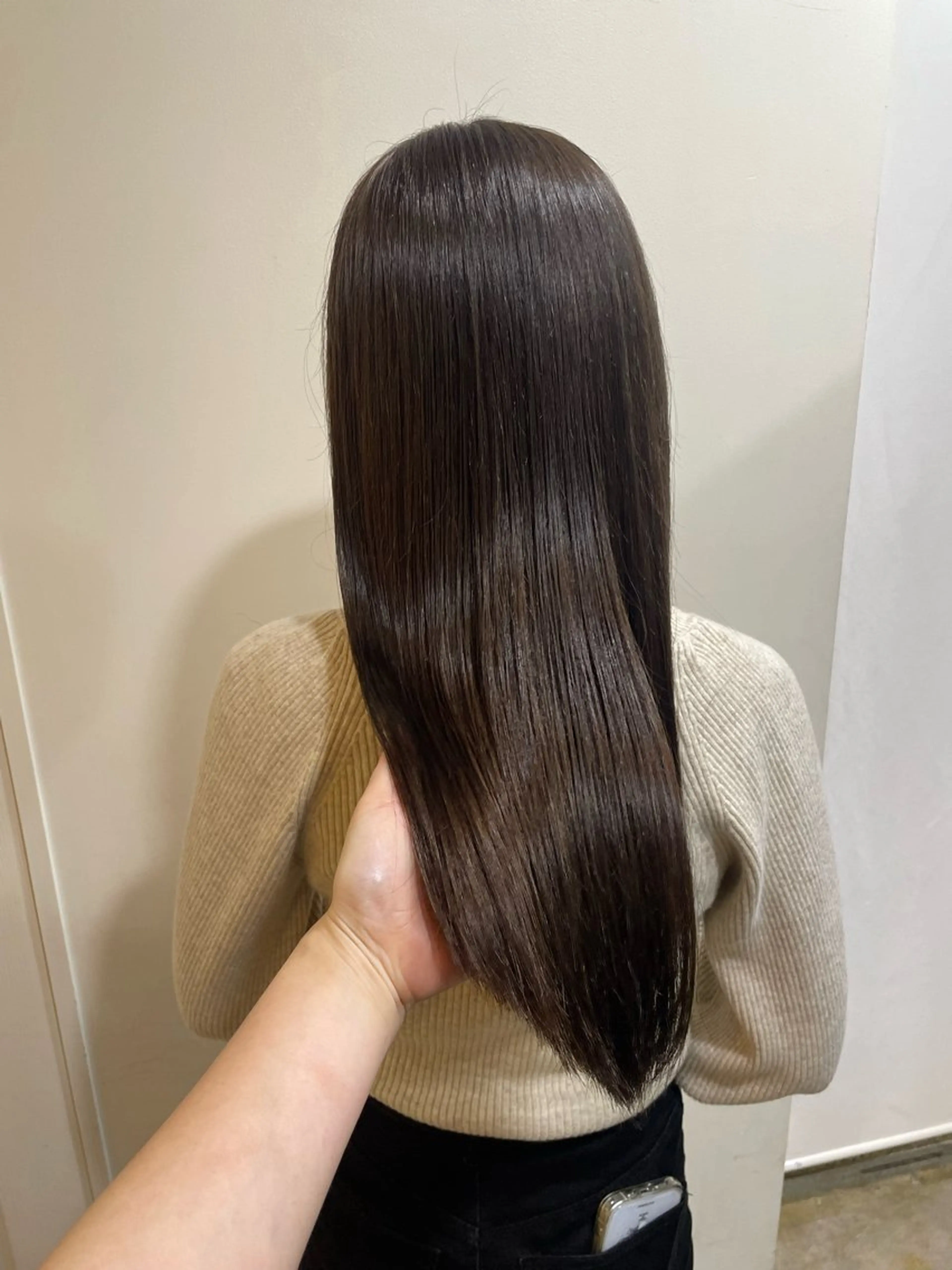 ロング カラー ベージュカラー オリーブベージュ カット ヘアカラー トリートメント MIOベージュカラー 柔らかいカラーのヘアスタイル