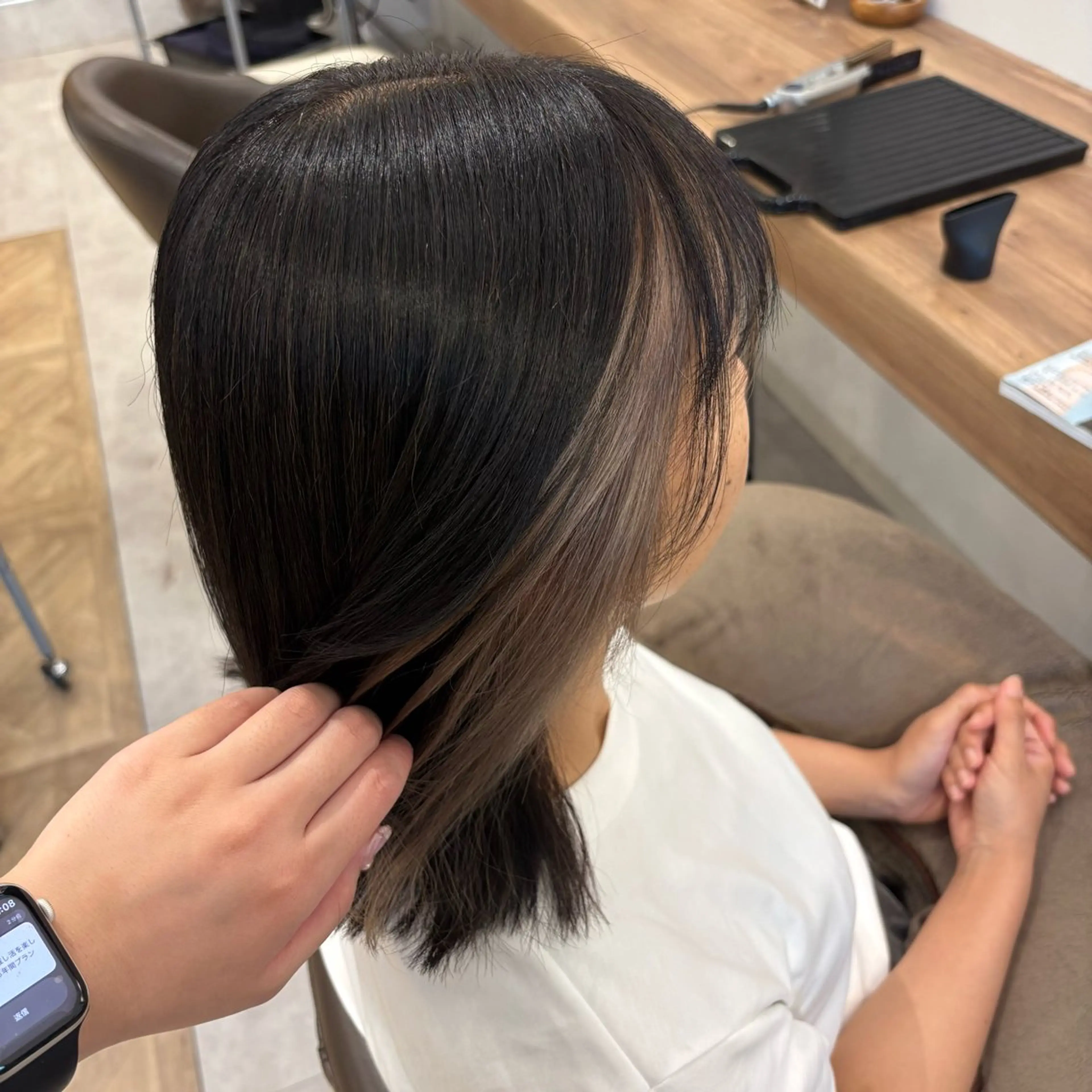 👂🏻部分ブリーチ＋カラー(インナー、イヤリング、エンド)👂🏻の写真