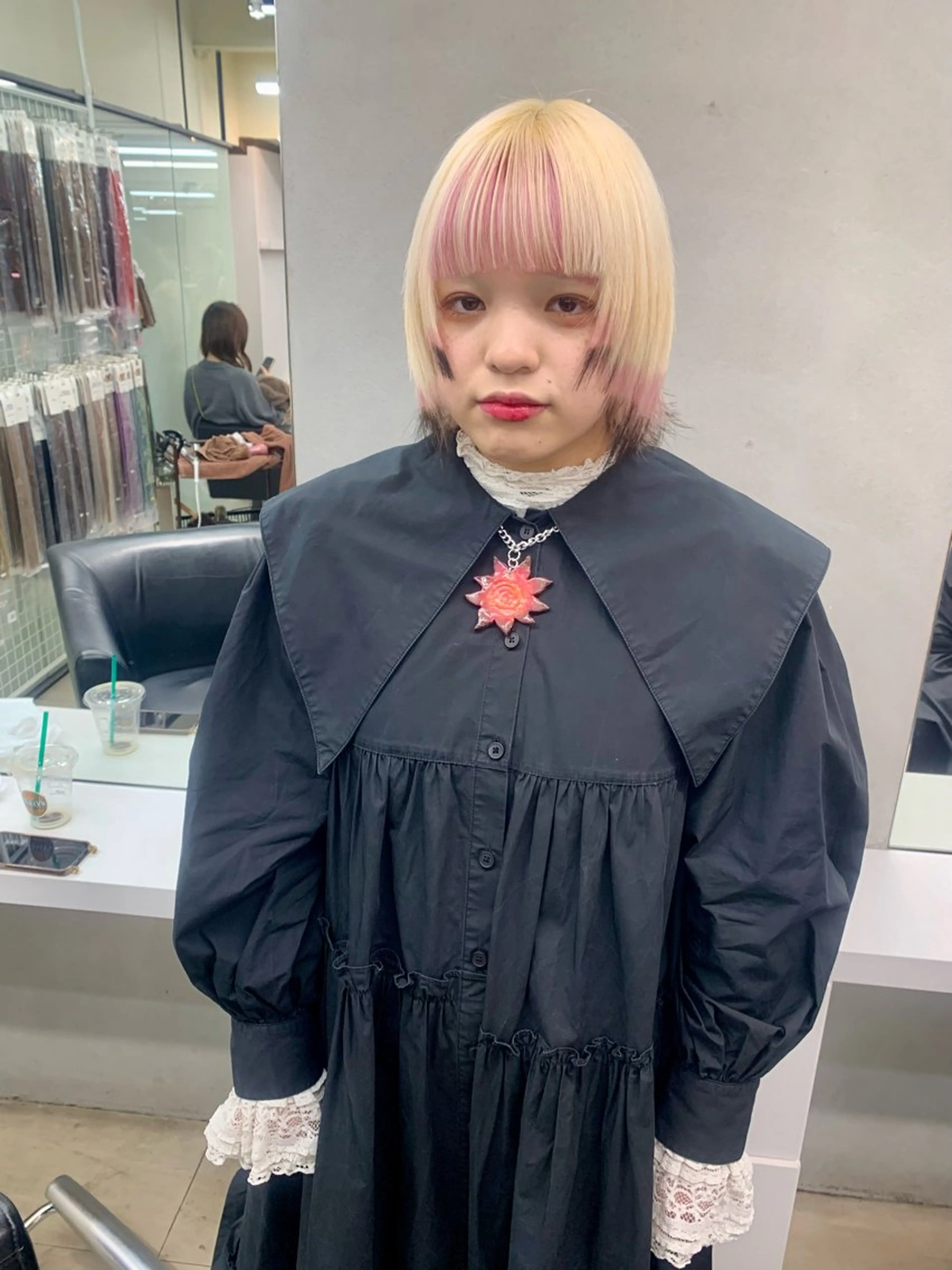 【🌷🌸春夏🌞🌺限定】【❤️🔥ケアブリーチ使用❤️🔥】【ダブルカラー+トリートメント💎】【デザインも◎】の写真