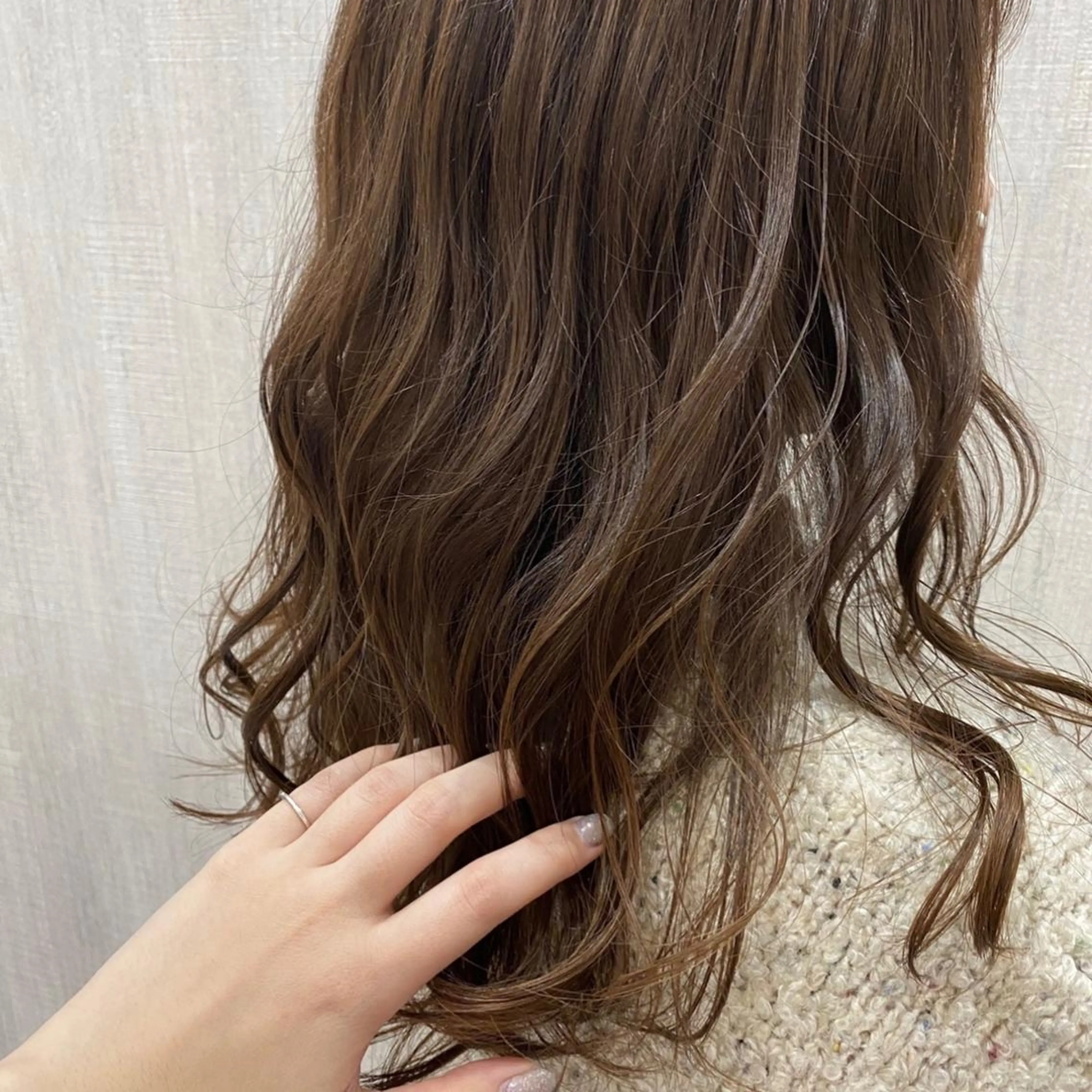 ミディアム カラー カット ヘアカラー トリートメント 🫧透け感⋆艶髪💎 山口アヤカのヘアスタイル