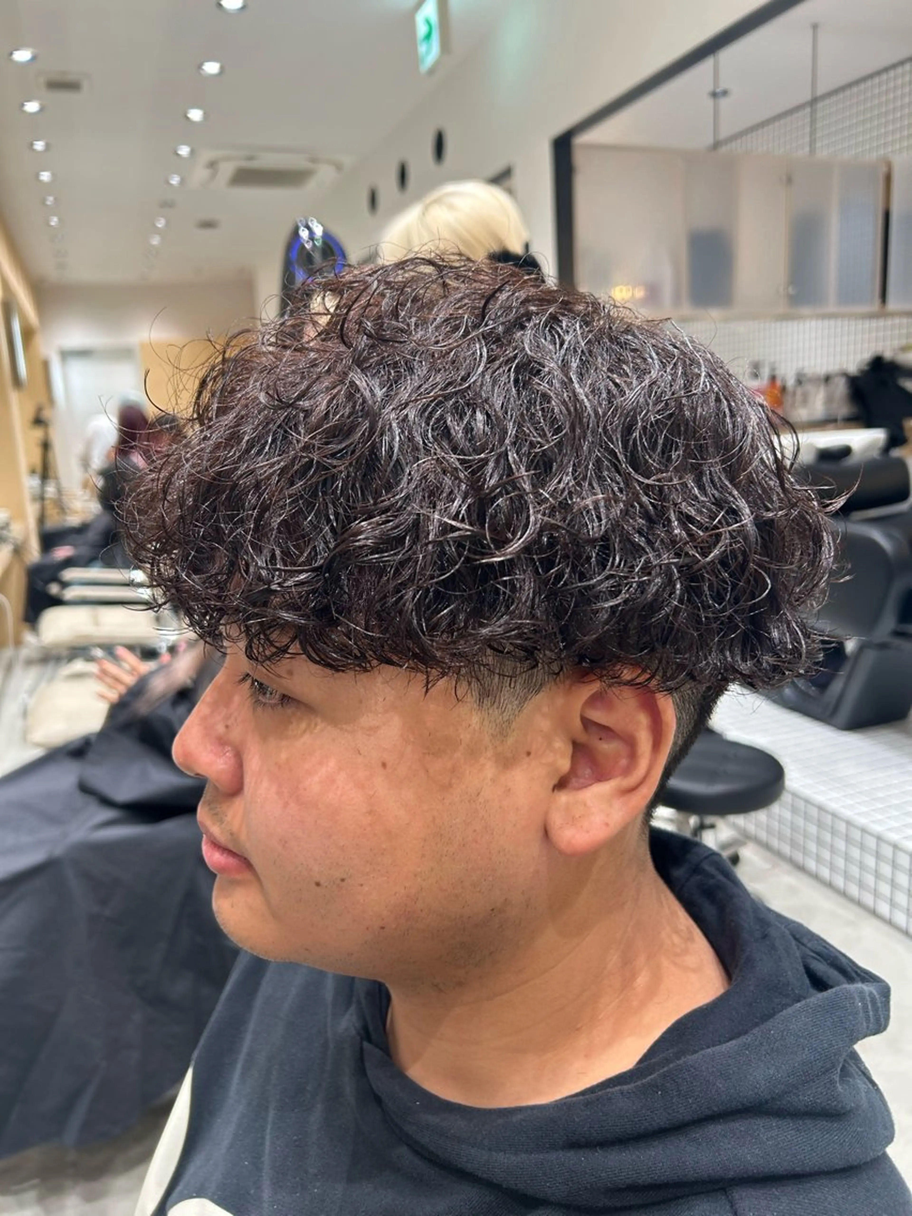 パーマ メンズ フェードカット メンズパーマ 波巻きパーマ 🐲ツイスパ🐲 フェード/龍のヘアスタイル