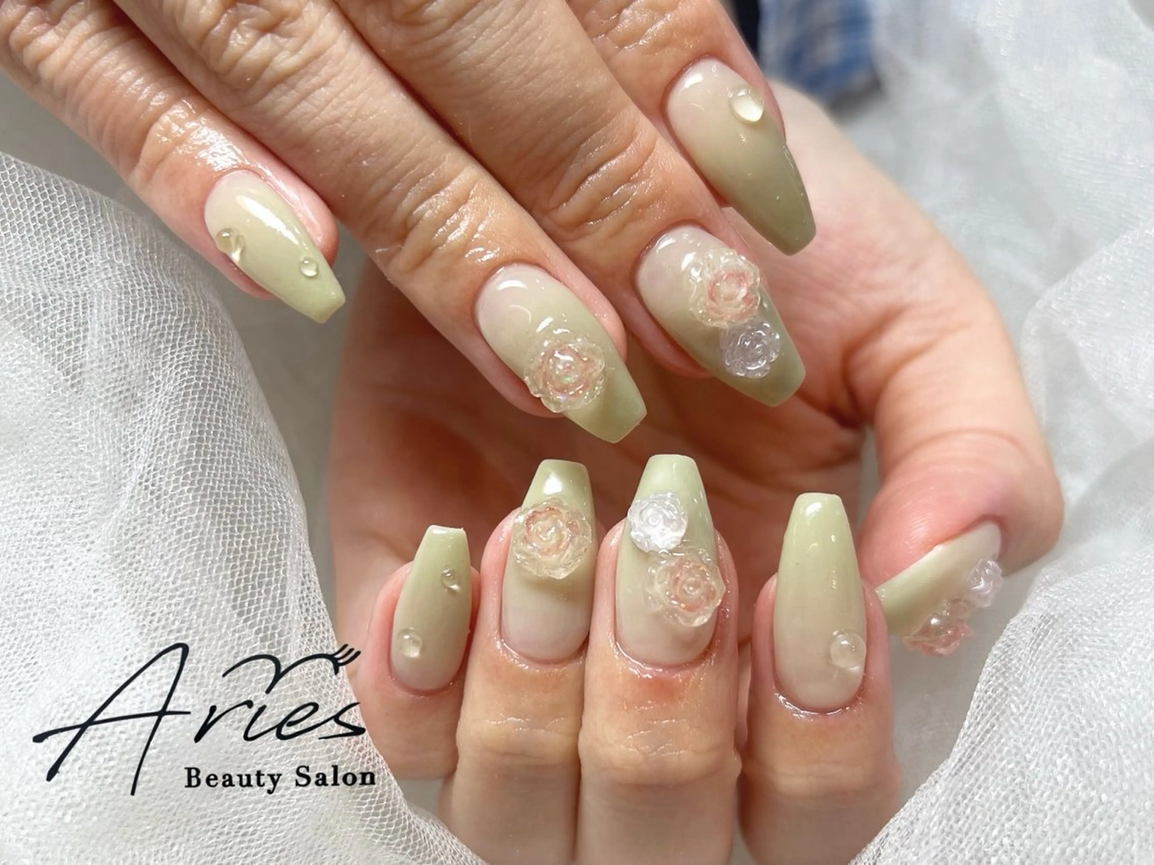 ネイル aries manakaのネイルデザイン